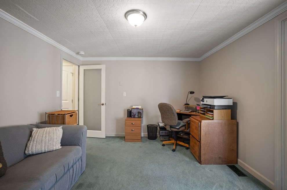 2 Gonet Dr, Newmarket NH  03857-1746 exterior