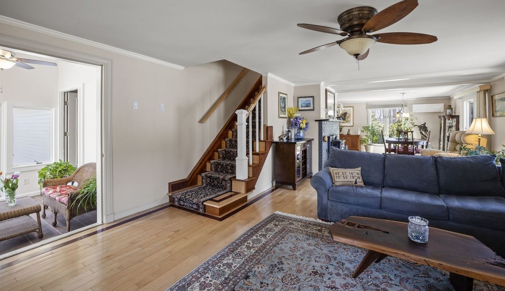 2 Gonet Dr, Newmarket NH  03857-1746 exterior