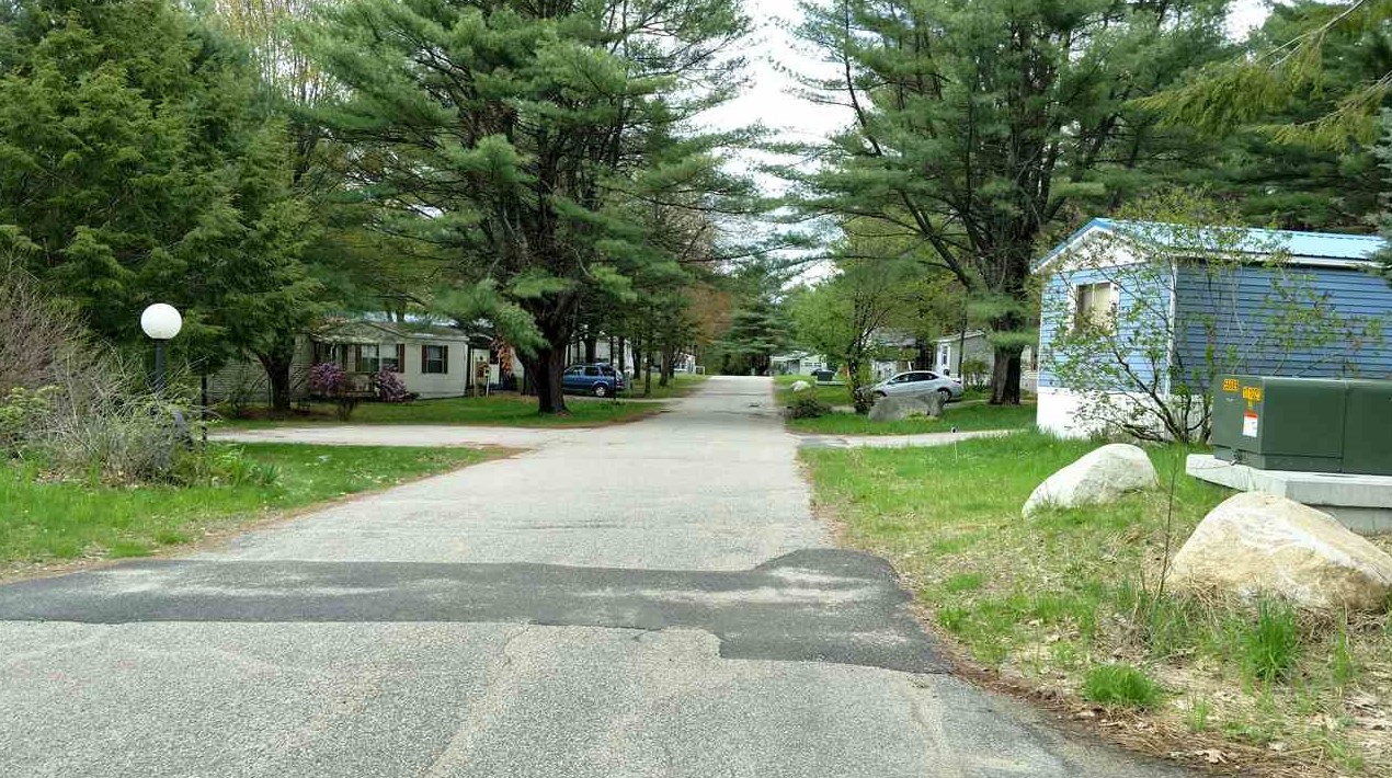 34 Juniper Dr, Tuftonboro NH  03816-5911 exterior