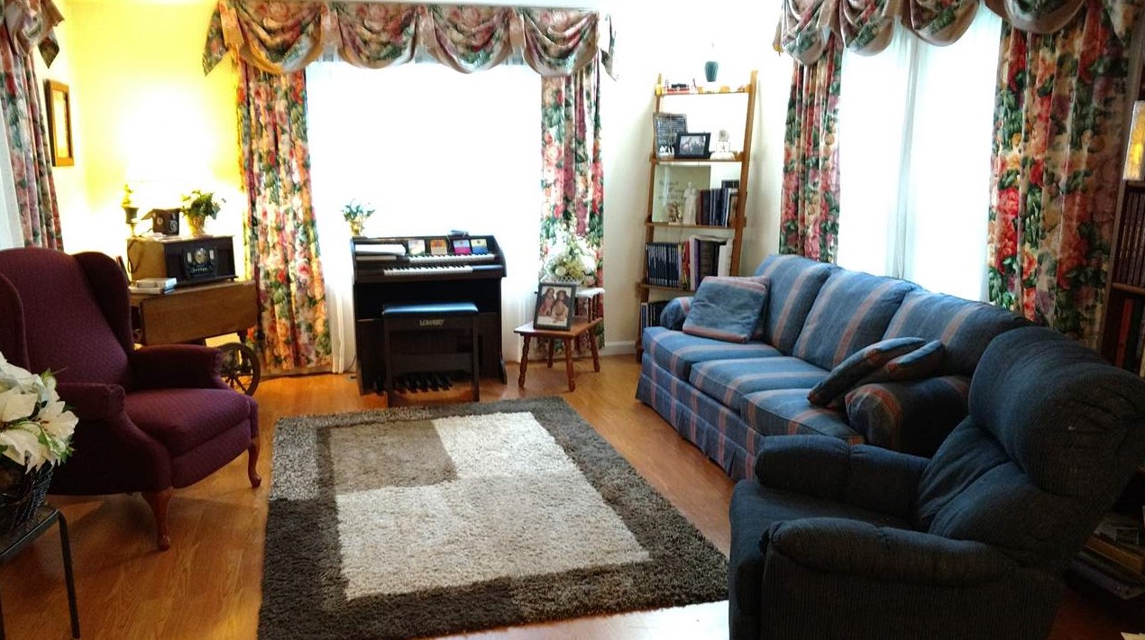 34 Juniper Dr, Tuftonboro NH  03816-5911 exterior