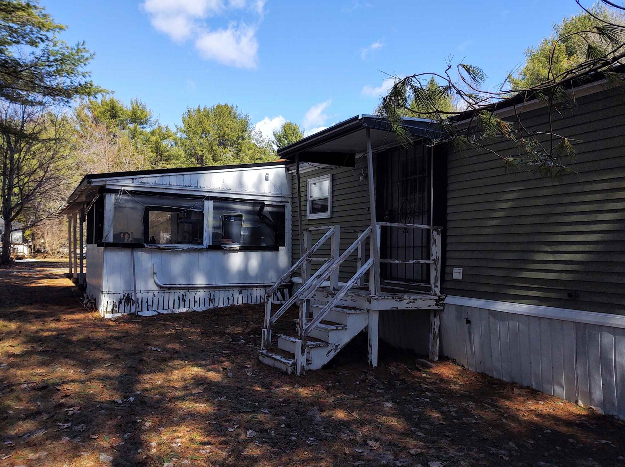 34 Juniper Dr, Tuftonboro NH  03816-5911 exterior