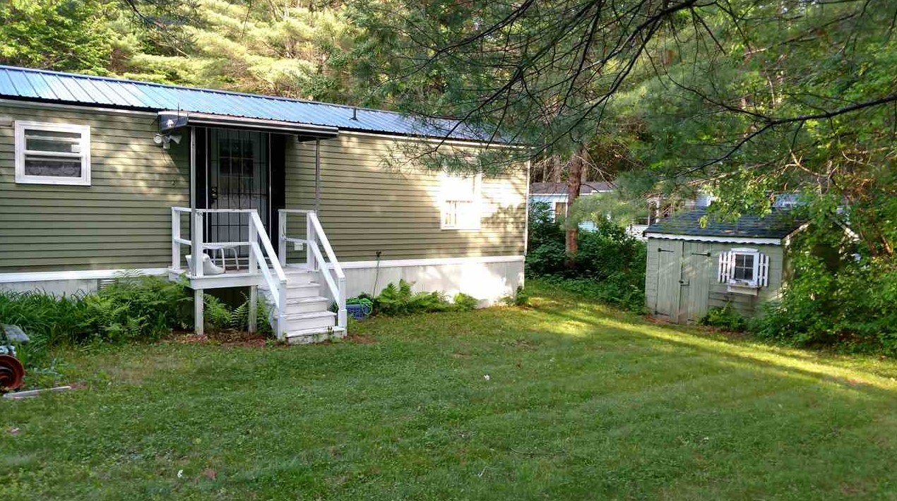 34 Juniper Dr, Tuftonboro NH  03816-5911 exterior