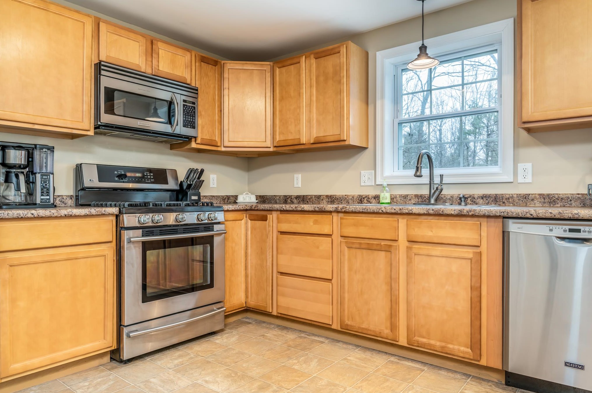 52 Labrador Rd, Farmington NH  03835-3952 exterior