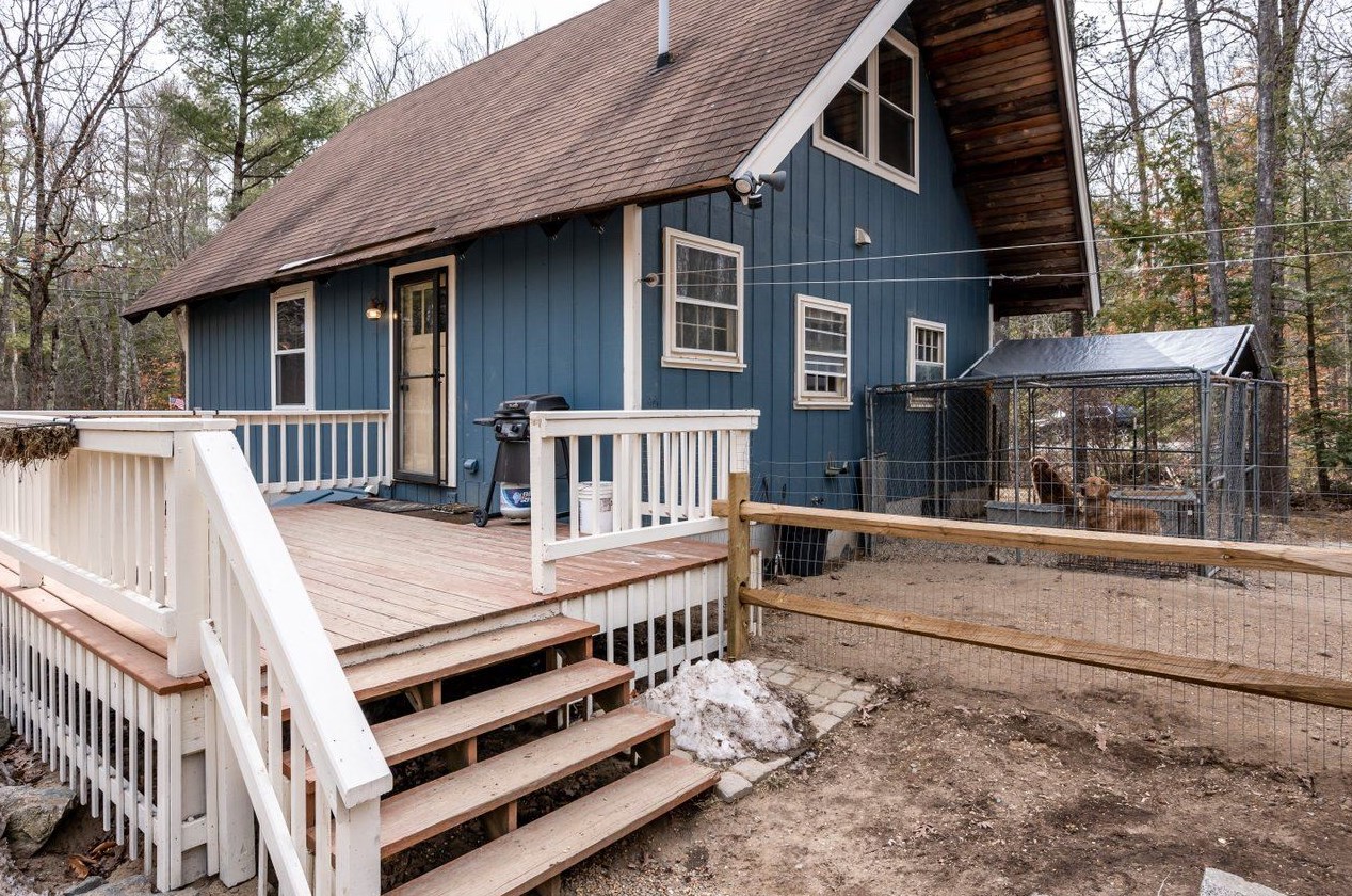 270 Ash Swamp Rd, Newmarket NH  03857-2160 exterior