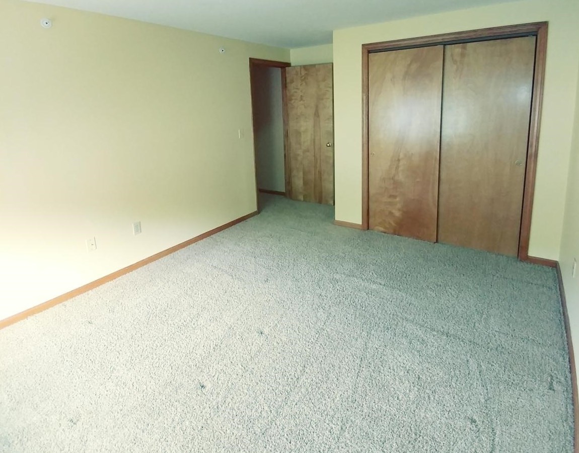 640 Hackett Hl Rd, Manchester NH 03106-2522 exterior