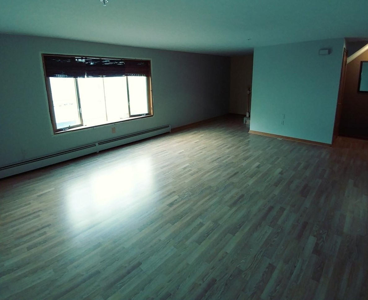 640 Hackett Hl Rd, Manchester NH 03106-2522 exterior