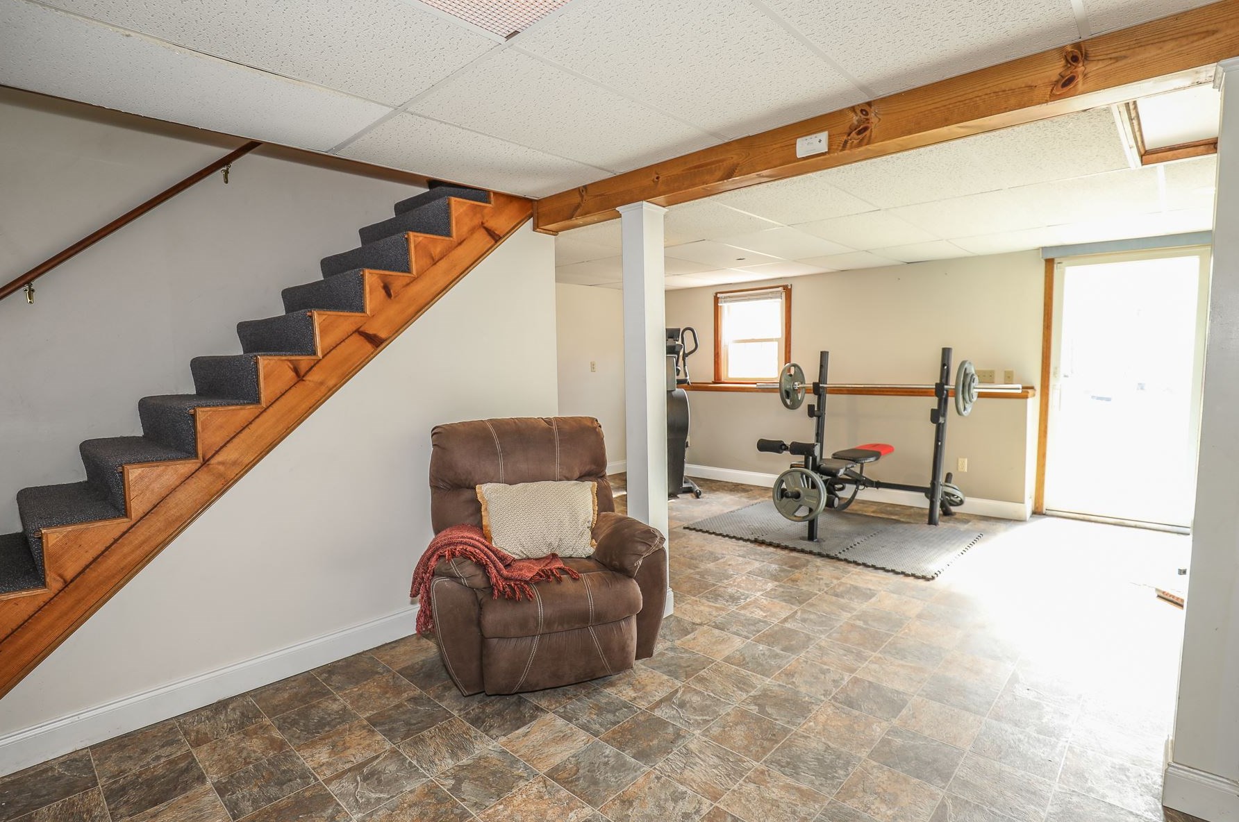 14 Heritage Cir, Hudson NH  03051-3427 exterior