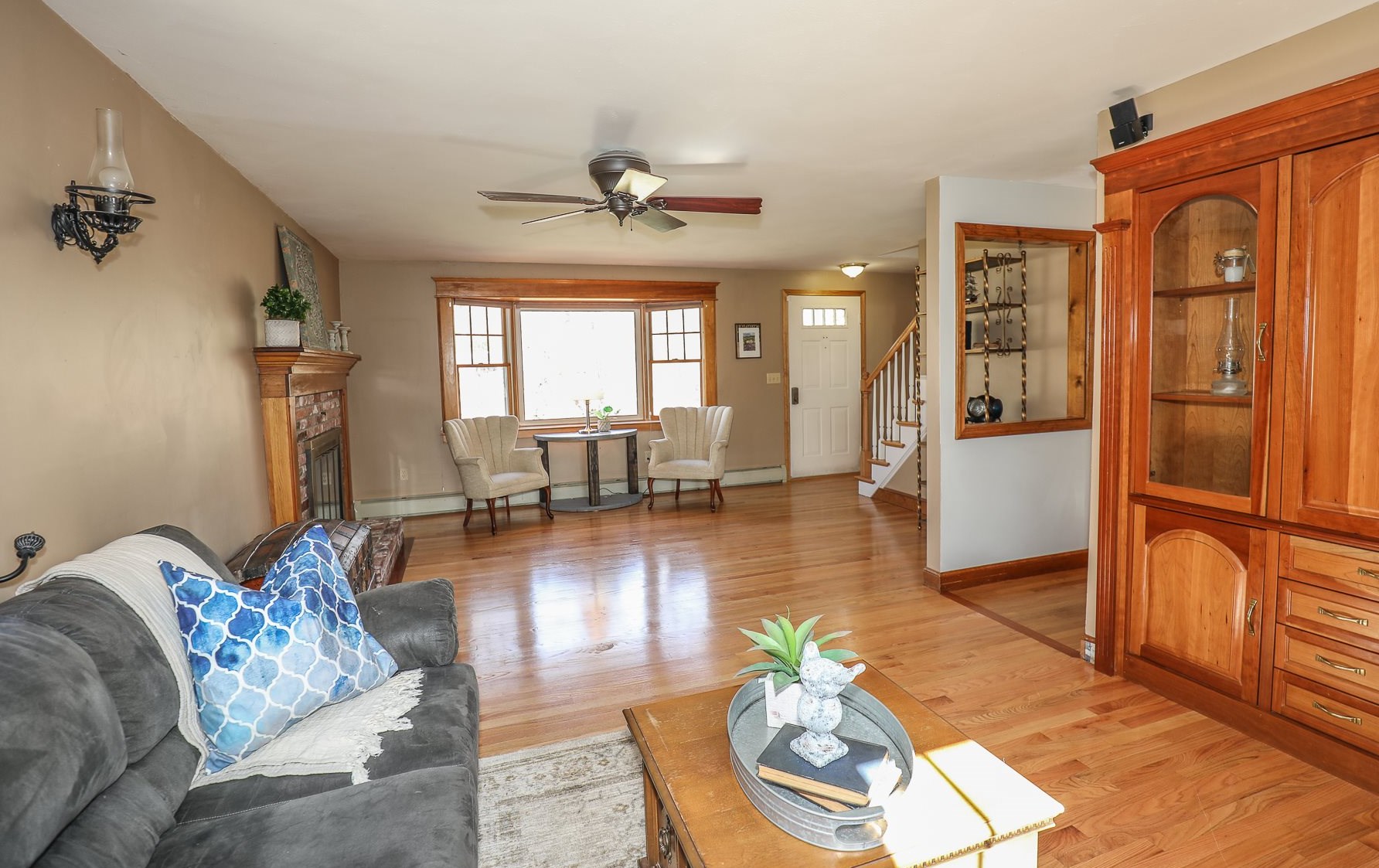 14 Heritage Cir, Hudson NH  03051-3427 exterior