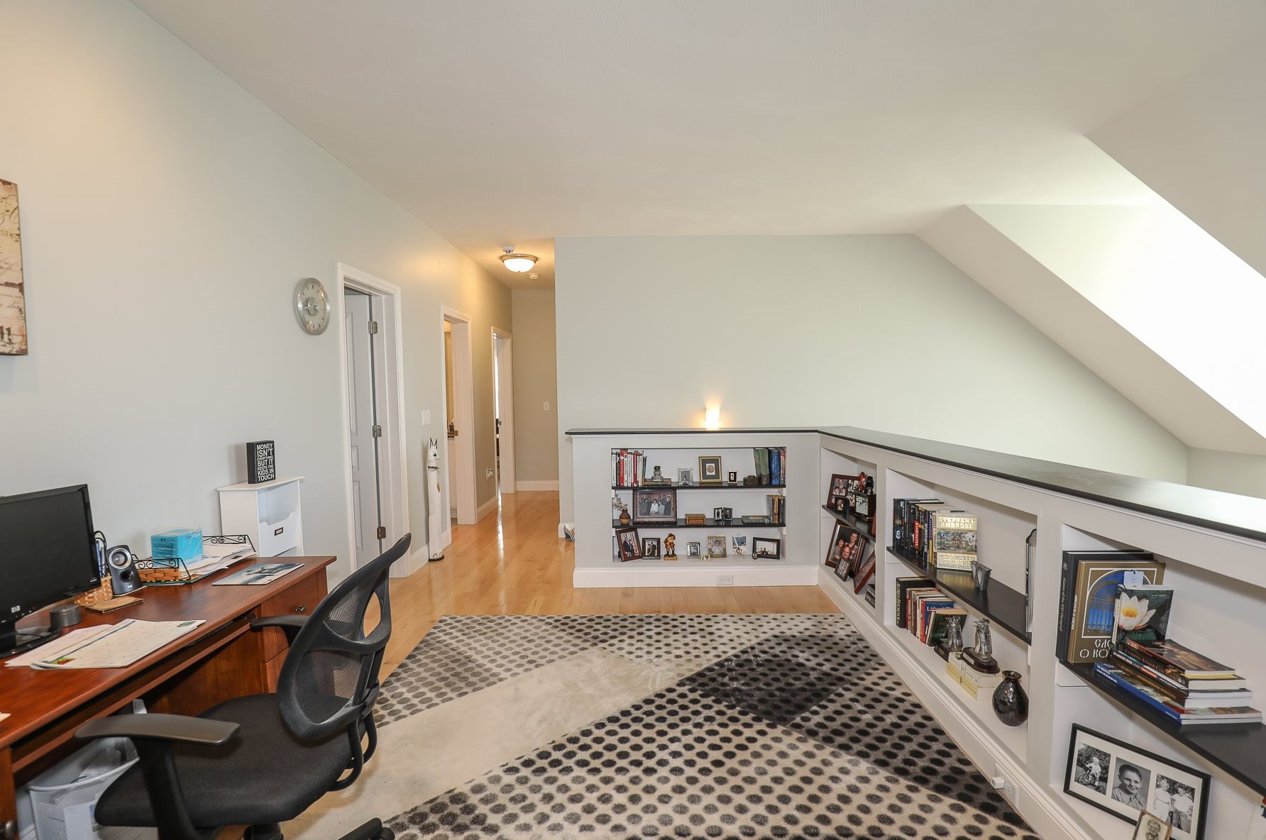 240 Karatzas Ave, Manchester NH 03104-6608 exterior