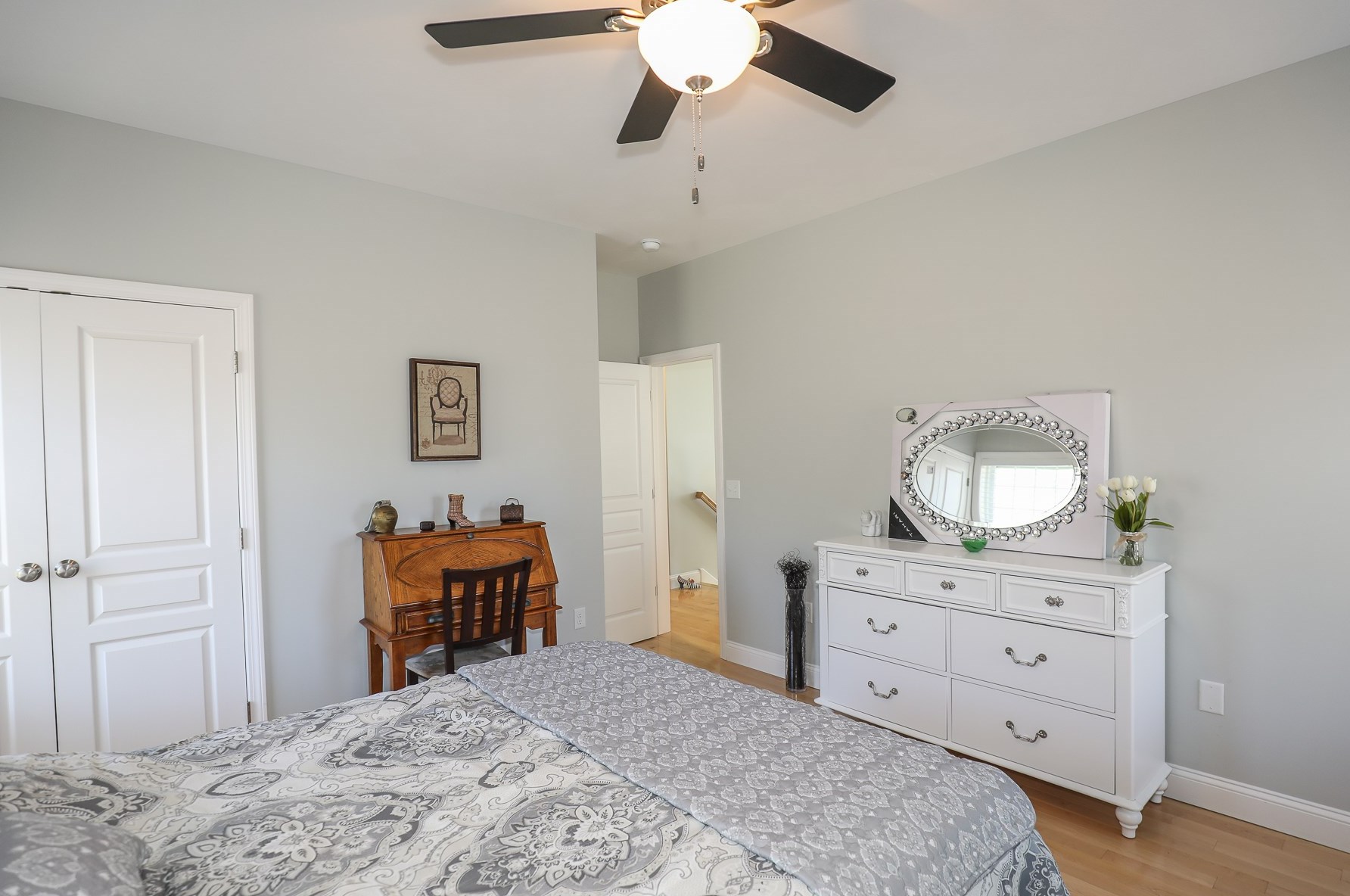 240 Karatzas Ave, Manchester NH 03104-6608 exterior