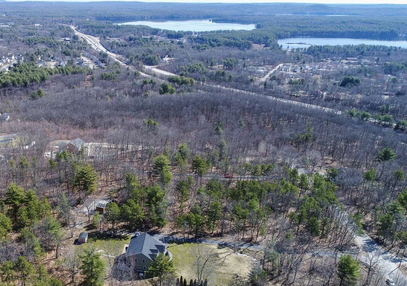 240 Karatzas Ave, Manchester NH 03104-6608 exterior