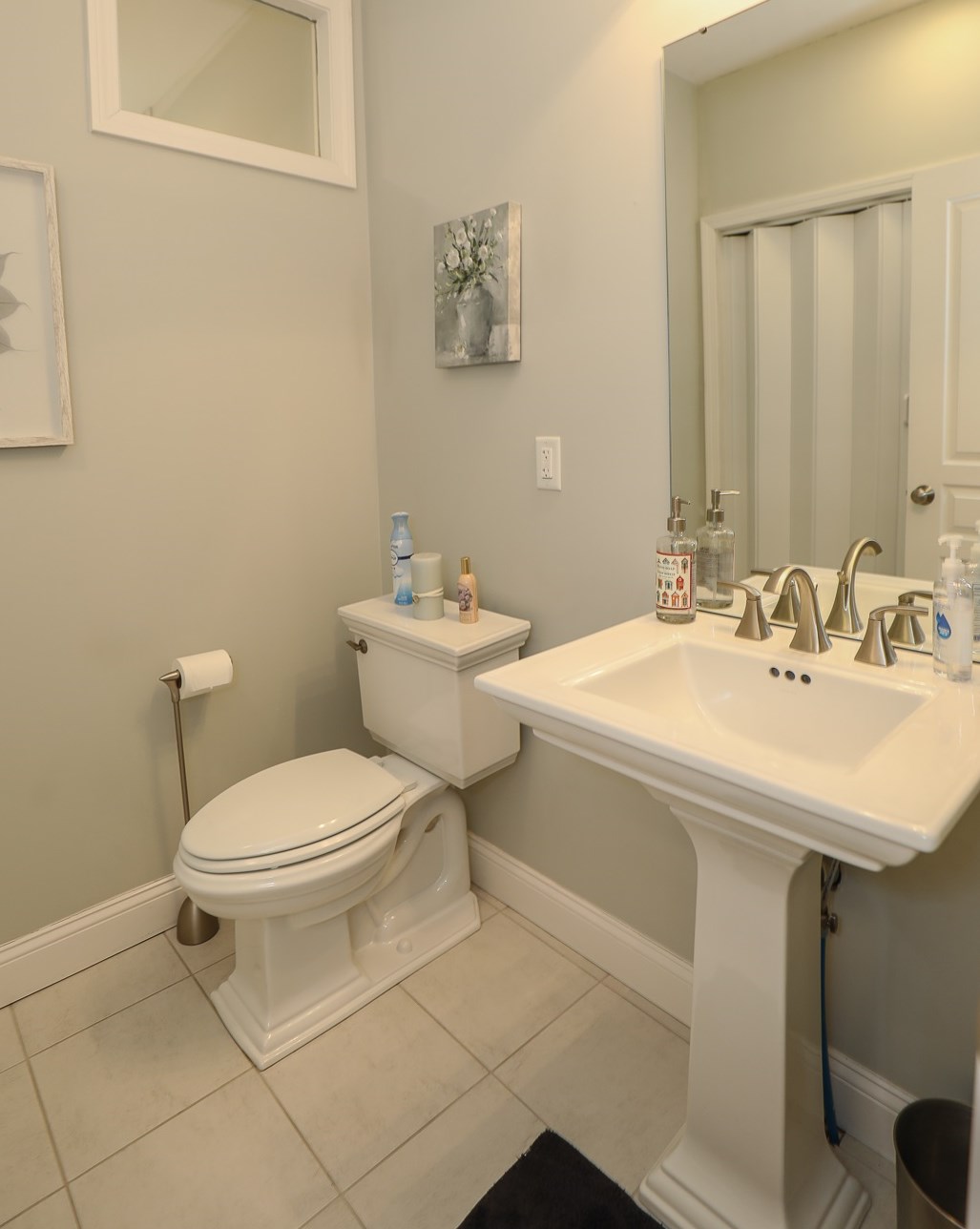 240 Karatzas Ave, Manchester NH 03104-6608 exterior