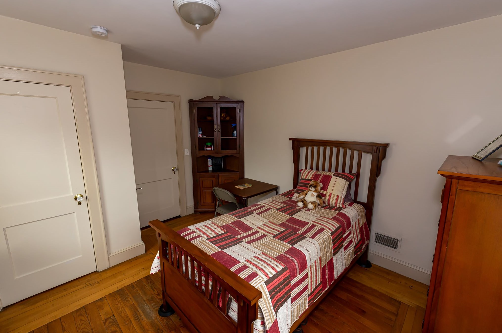 207 Calef Rd, Manchester NH 03103-6616 exterior