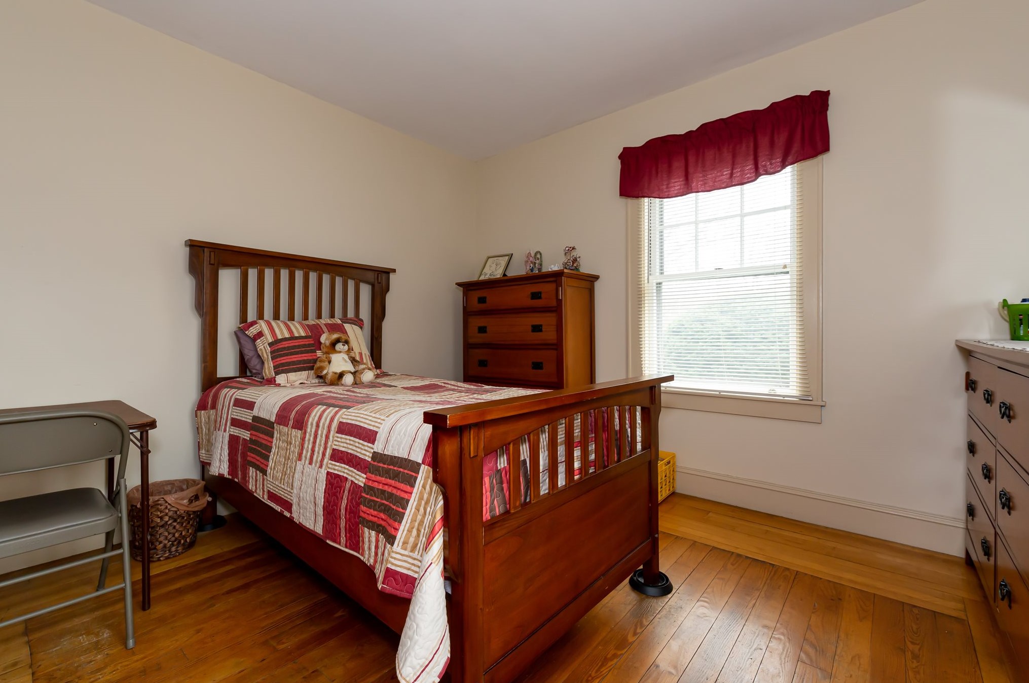 207 Calef Rd, Manchester NH 03103-6616 exterior