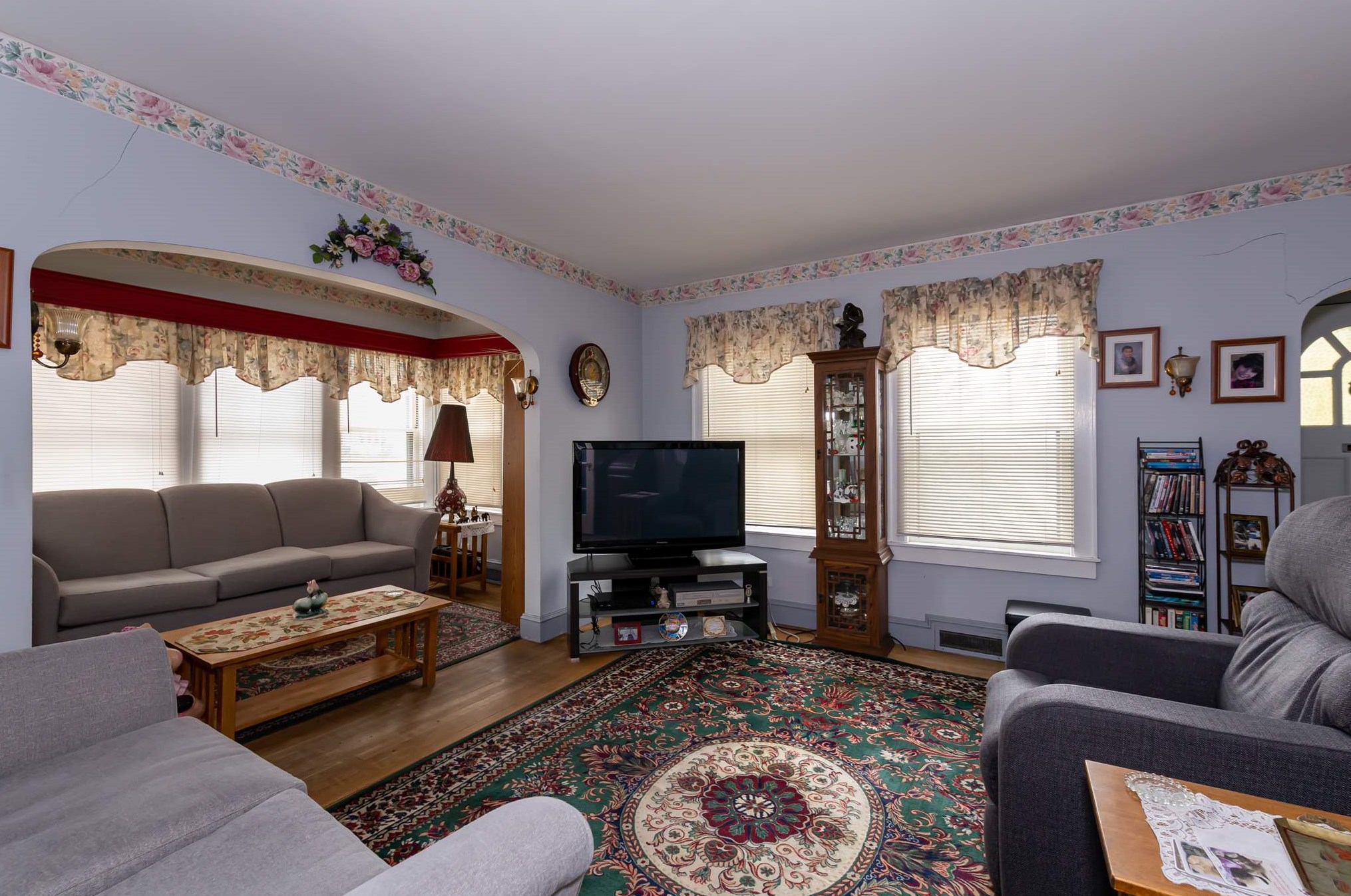 207 Calef Rd, Manchester NH 03103-6616 exterior