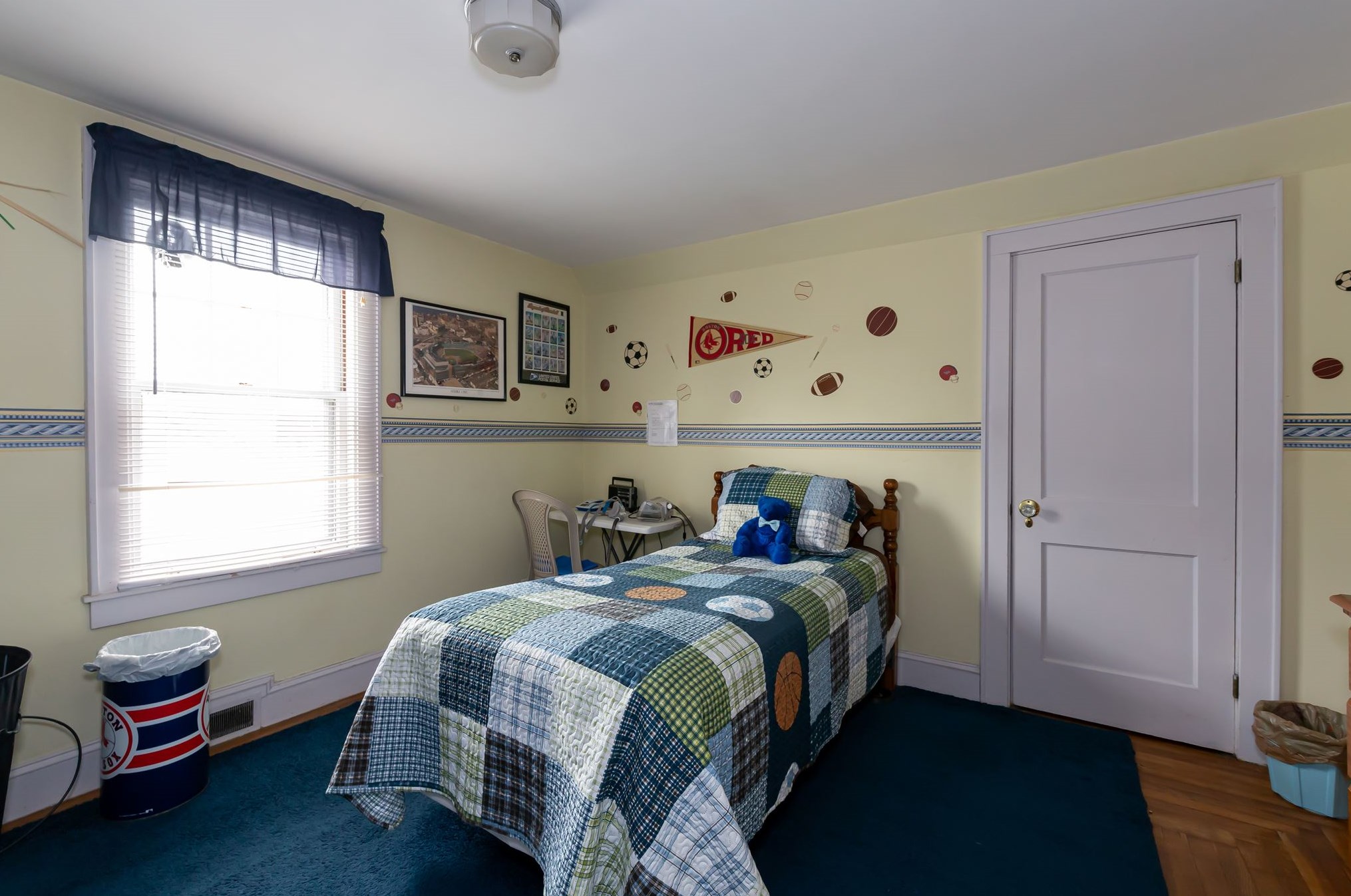 207 Calef Rd, Manchester NH 03103-6616 exterior