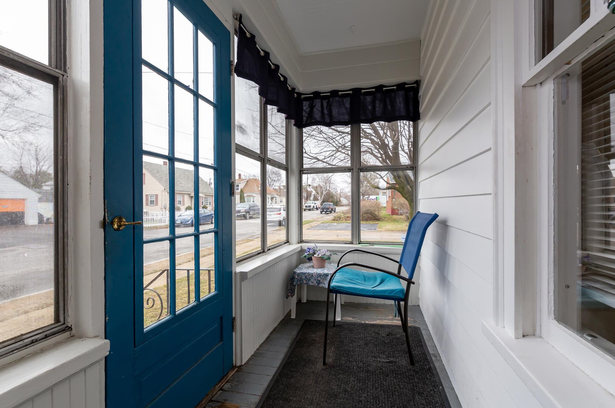 207 Calef Rd, Manchester NH 03103-6616 exterior