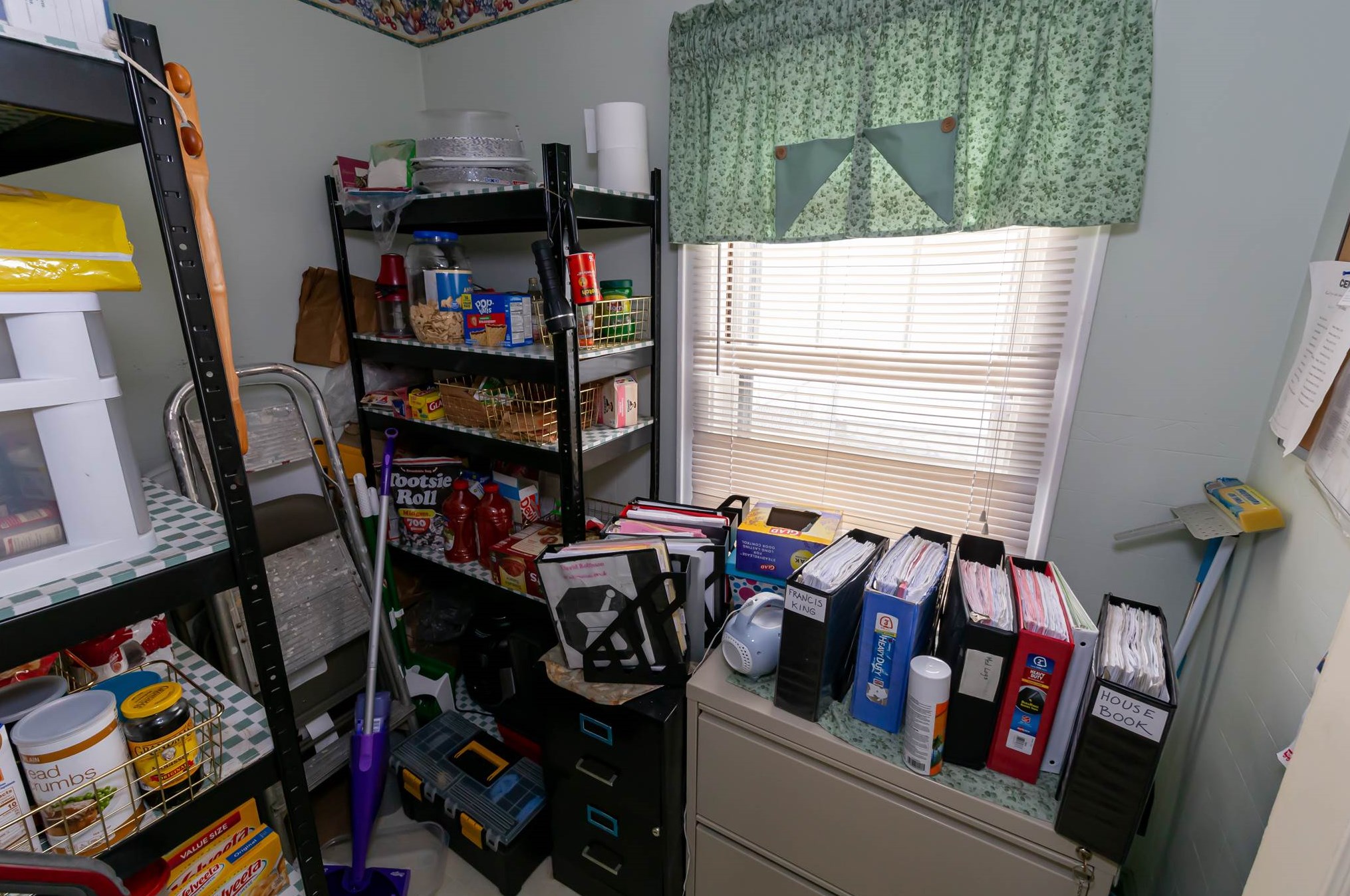 207 Calef Rd, Manchester NH 03103-6616 exterior