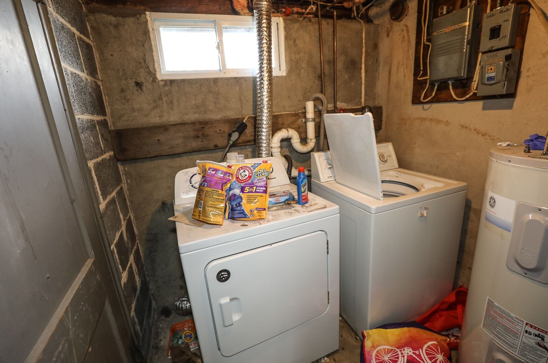 14 Morton St, Manchester NH 03104-1709 exterior