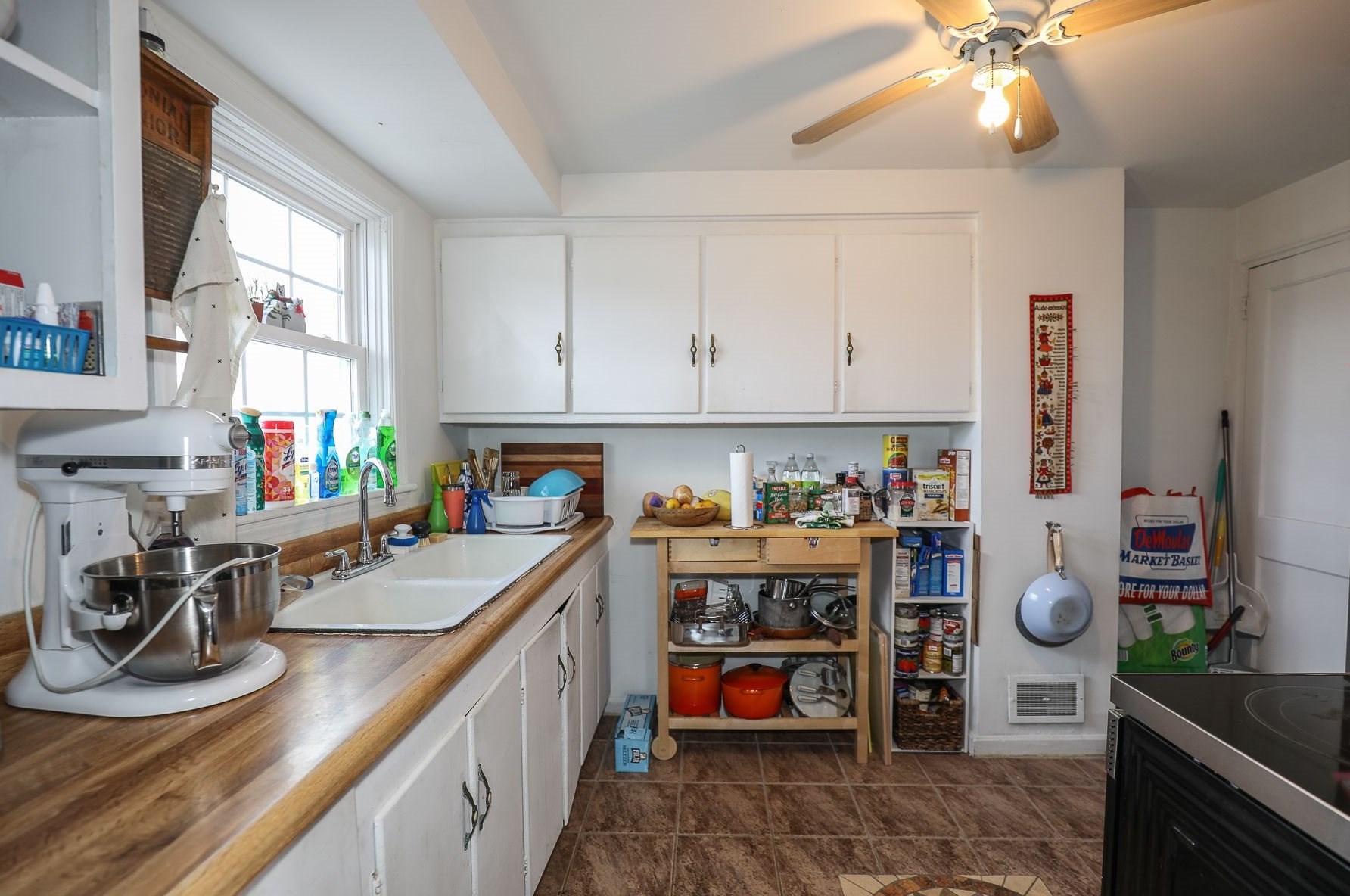 14 Morton St, Manchester NH 03104-1709 exterior