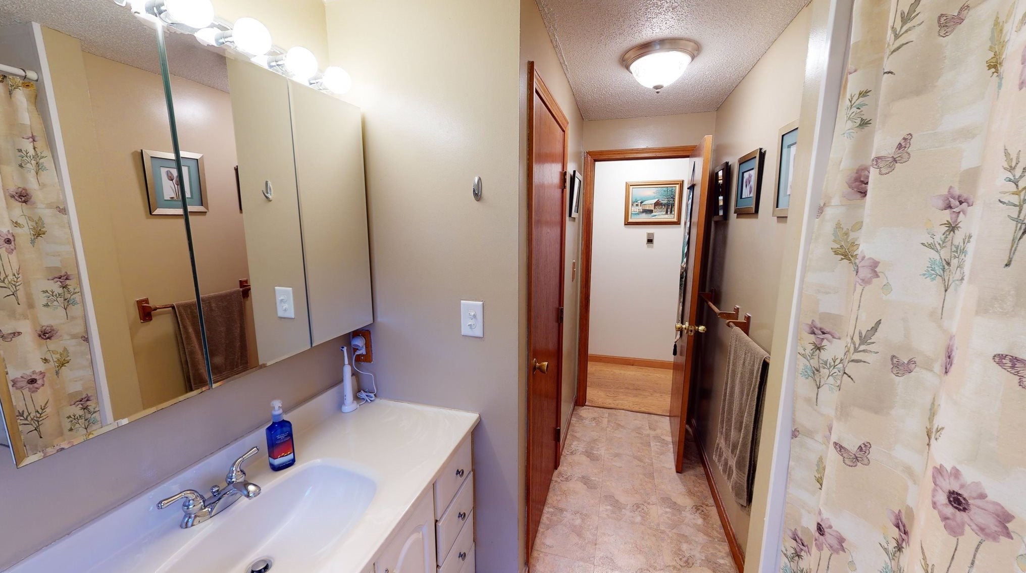 90 Hillcrest Rd, Hudson NH  03052-2341 exterior