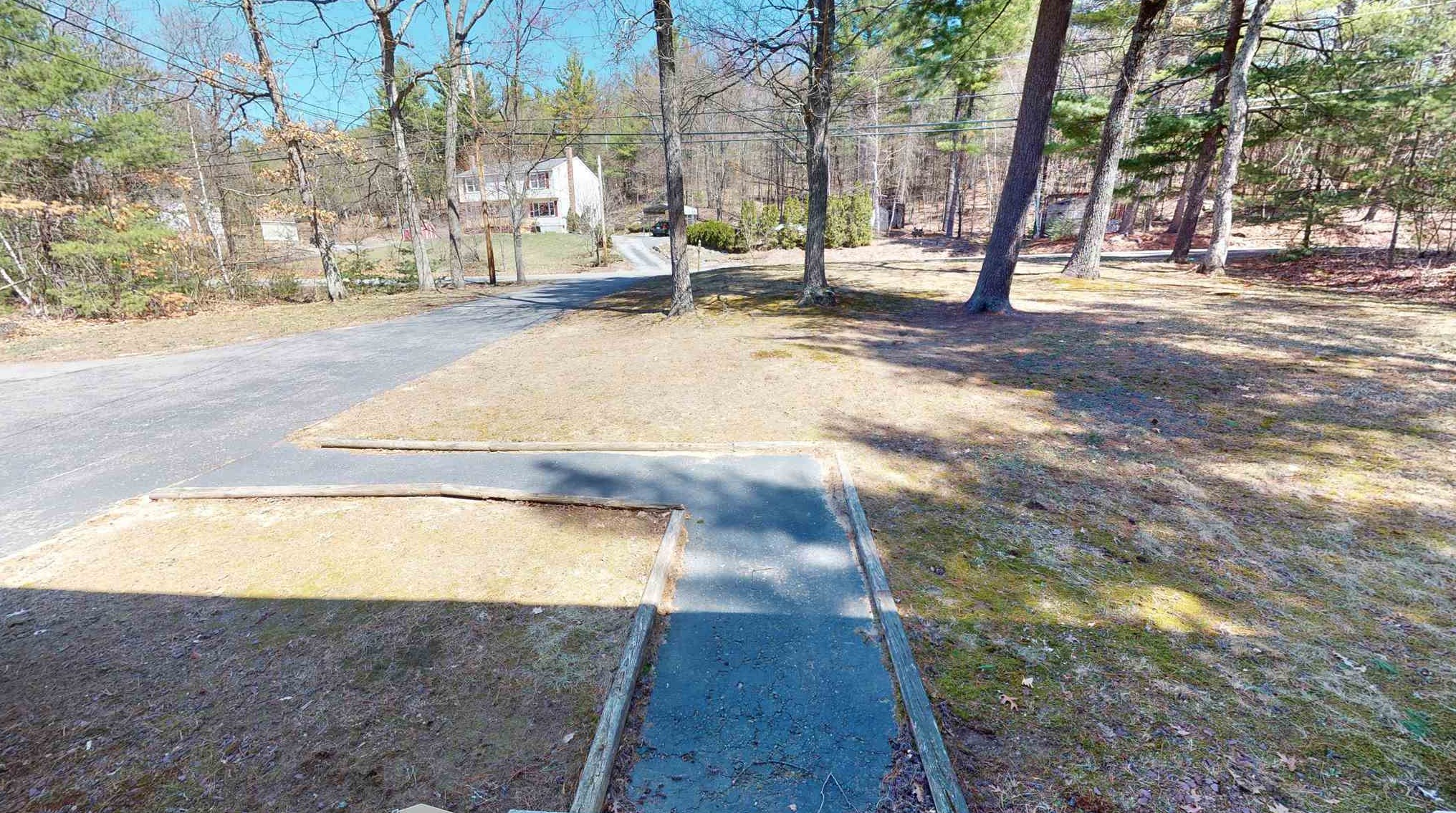 90 Hillcrest Rd, Hudson NH  03052-2341 exterior