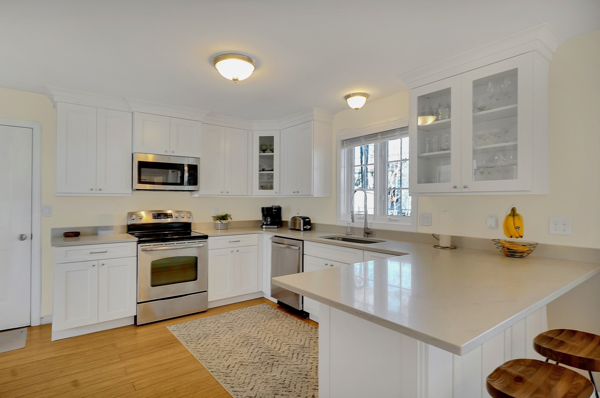 16 Ellie Dr, Merrimack NH  03054-3574 exterior