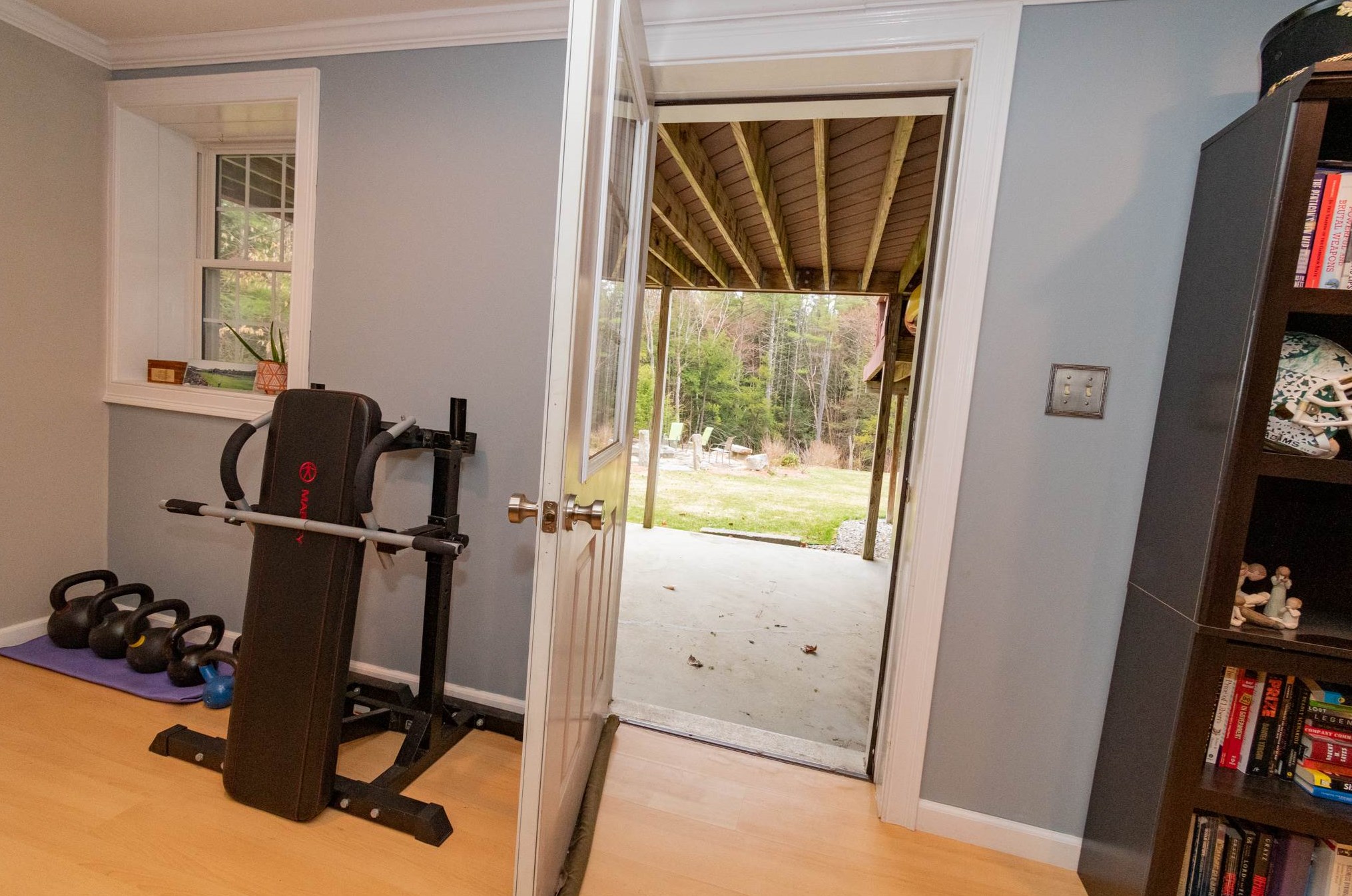 59 Lisa Dr, Goffstown NH  03045-2833 exterior