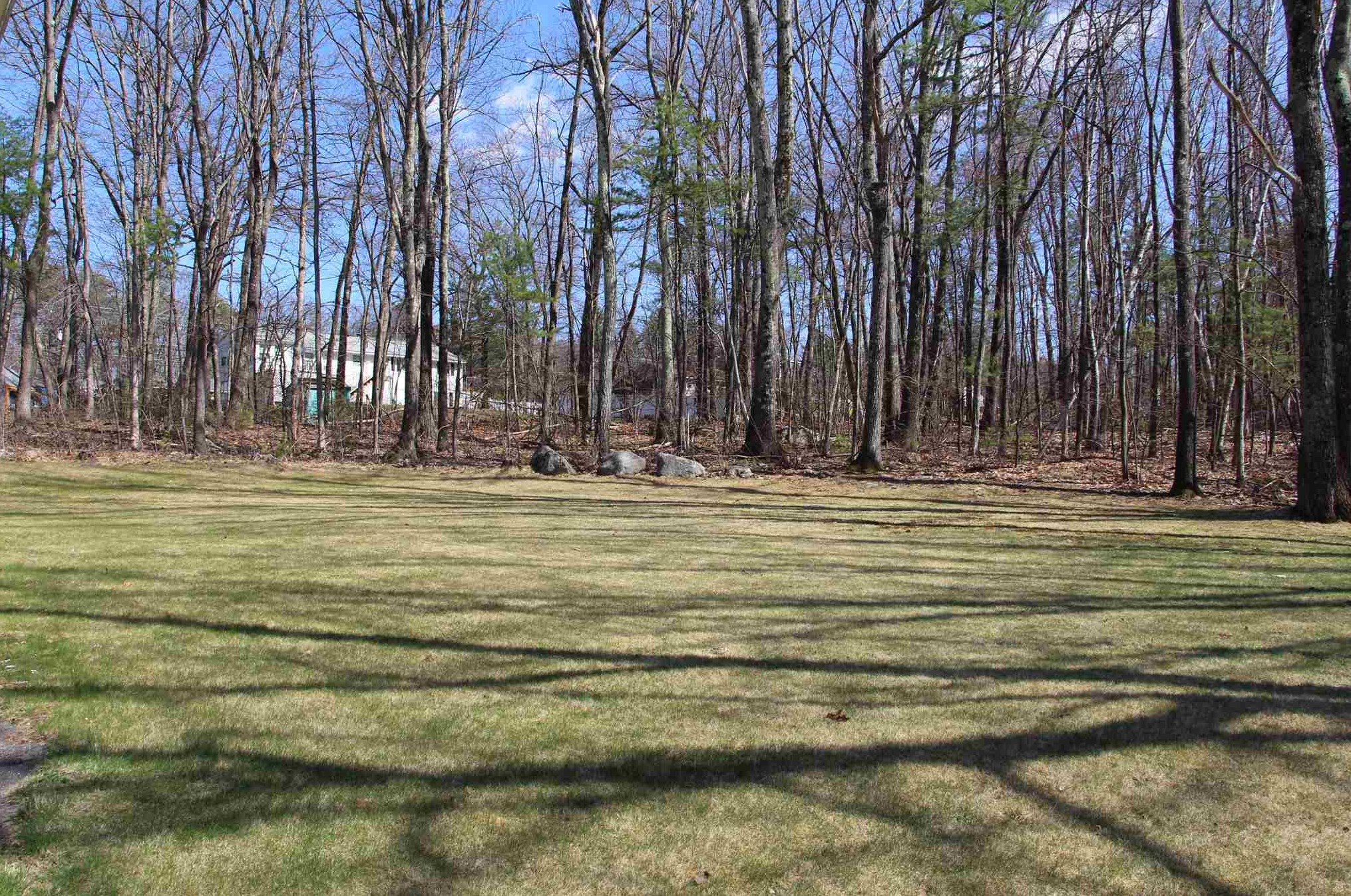 42 Country Club Ln, Merrimack NH  03054-2627 exterior