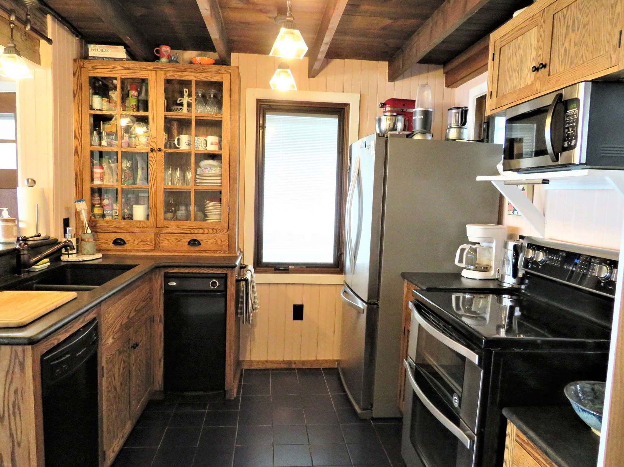 988 Shore Rd, Bridgewater NH  03222-3660 exterior