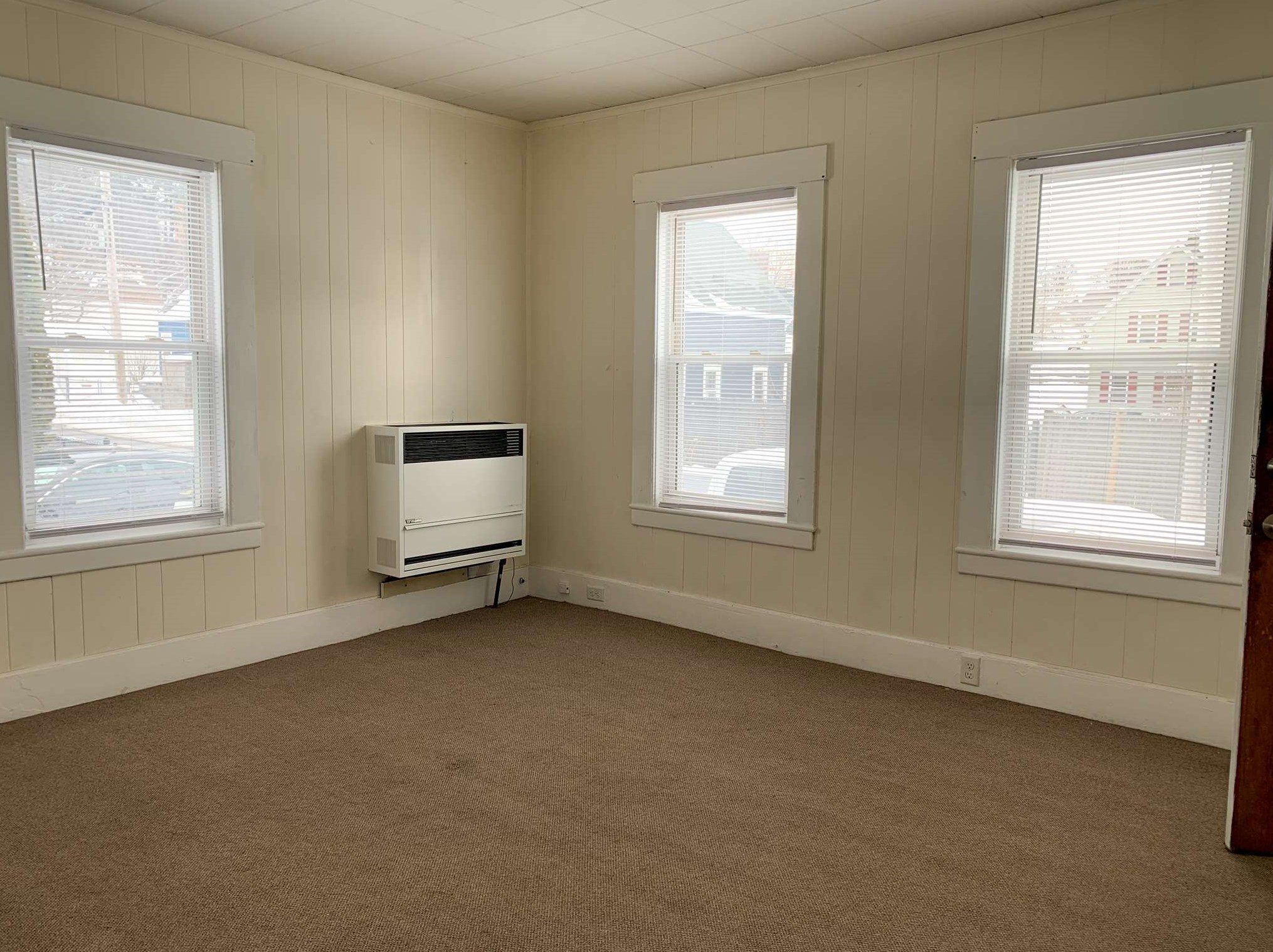 35 Boynton St, Lowell MA 01850-1216 exterior