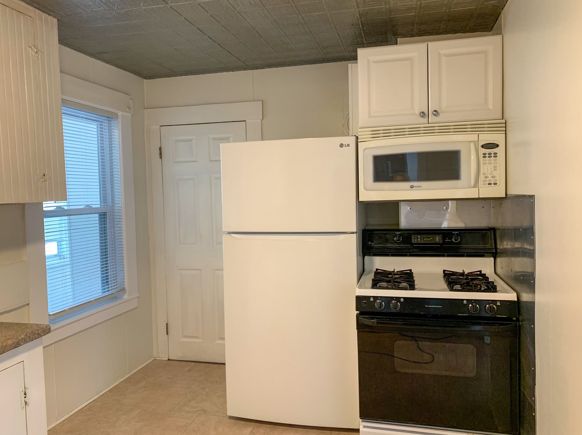 35 Boynton St, Lowell MA 01850-1216 exterior