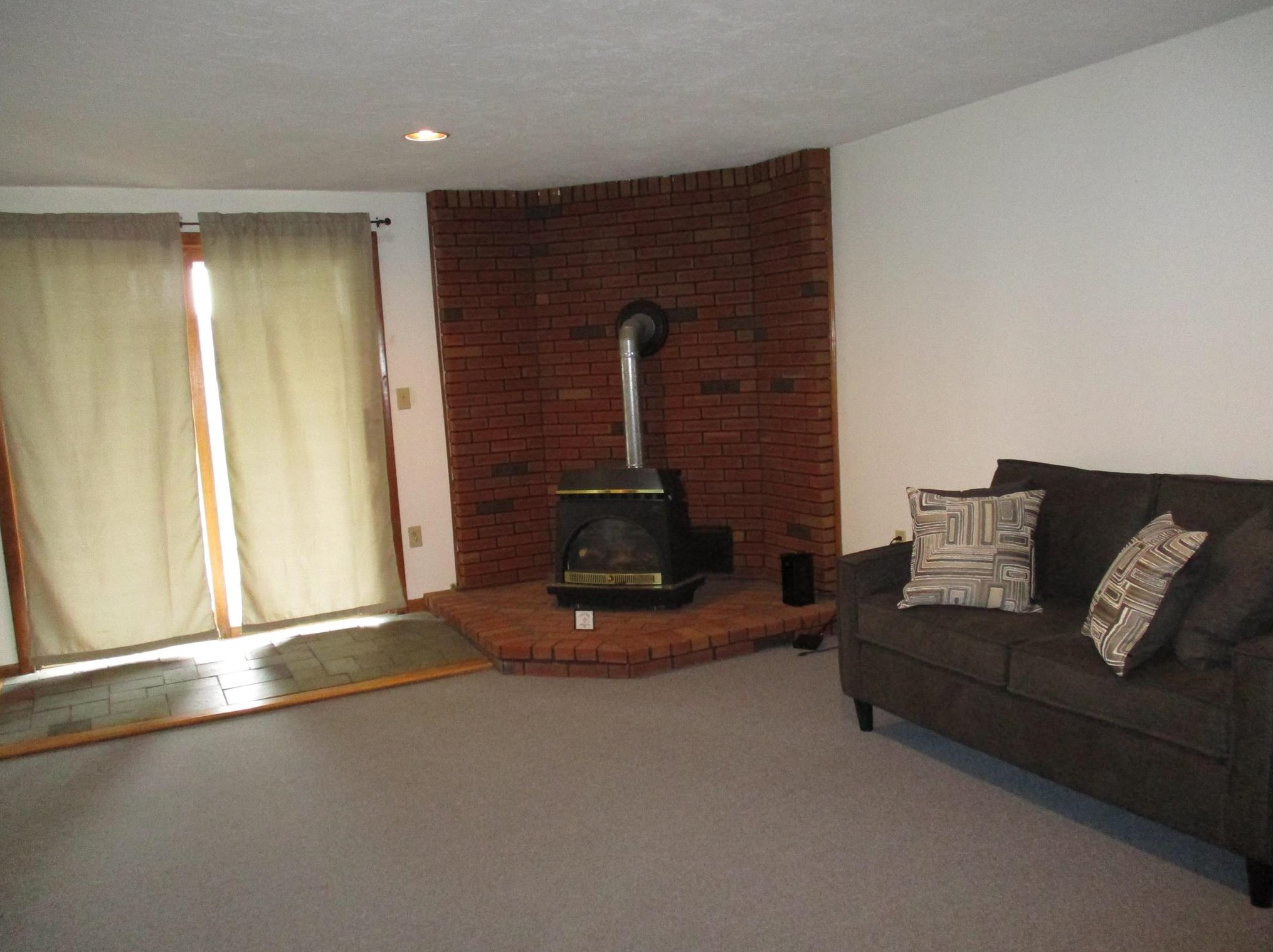 17 Village West Dr, Bridgewater NH  03222-4710 exterior