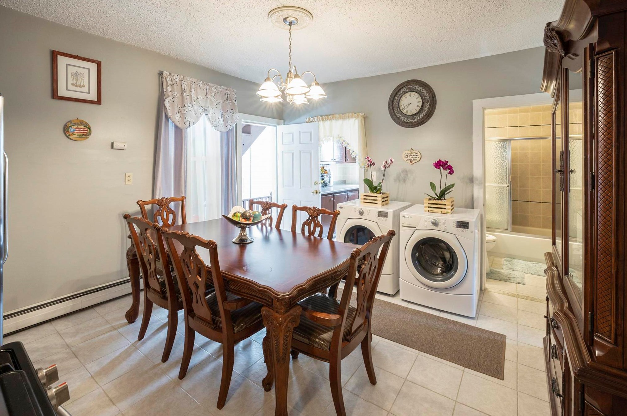 343 Auburn St, Manchester NH 03103-4805 exterior