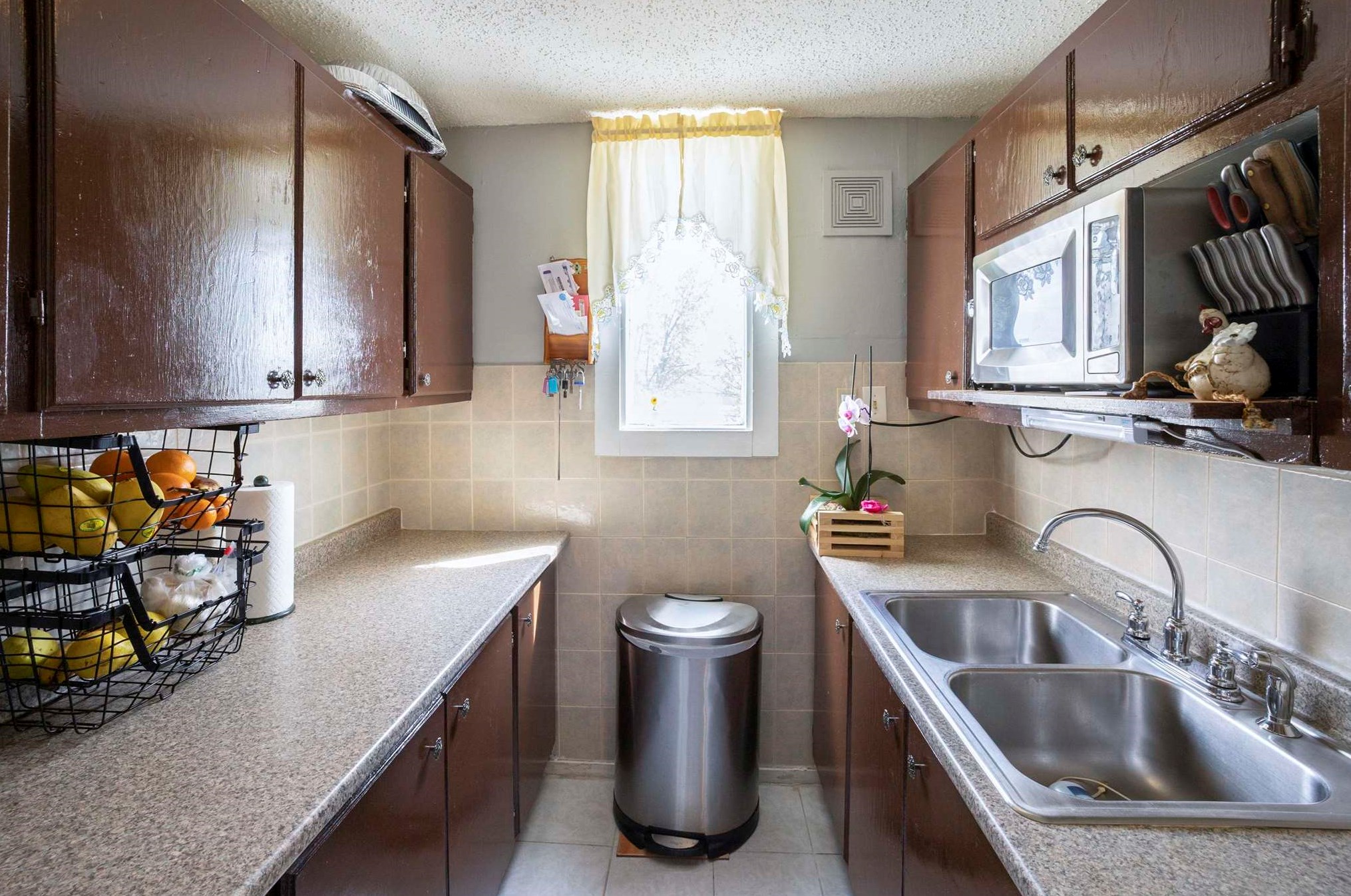 343 Auburn St, Manchester NH 03103-4805 exterior