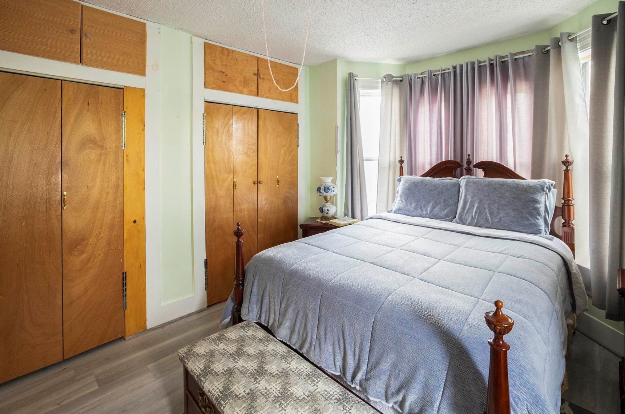 343 Auburn St, Manchester NH 03103-4805 exterior