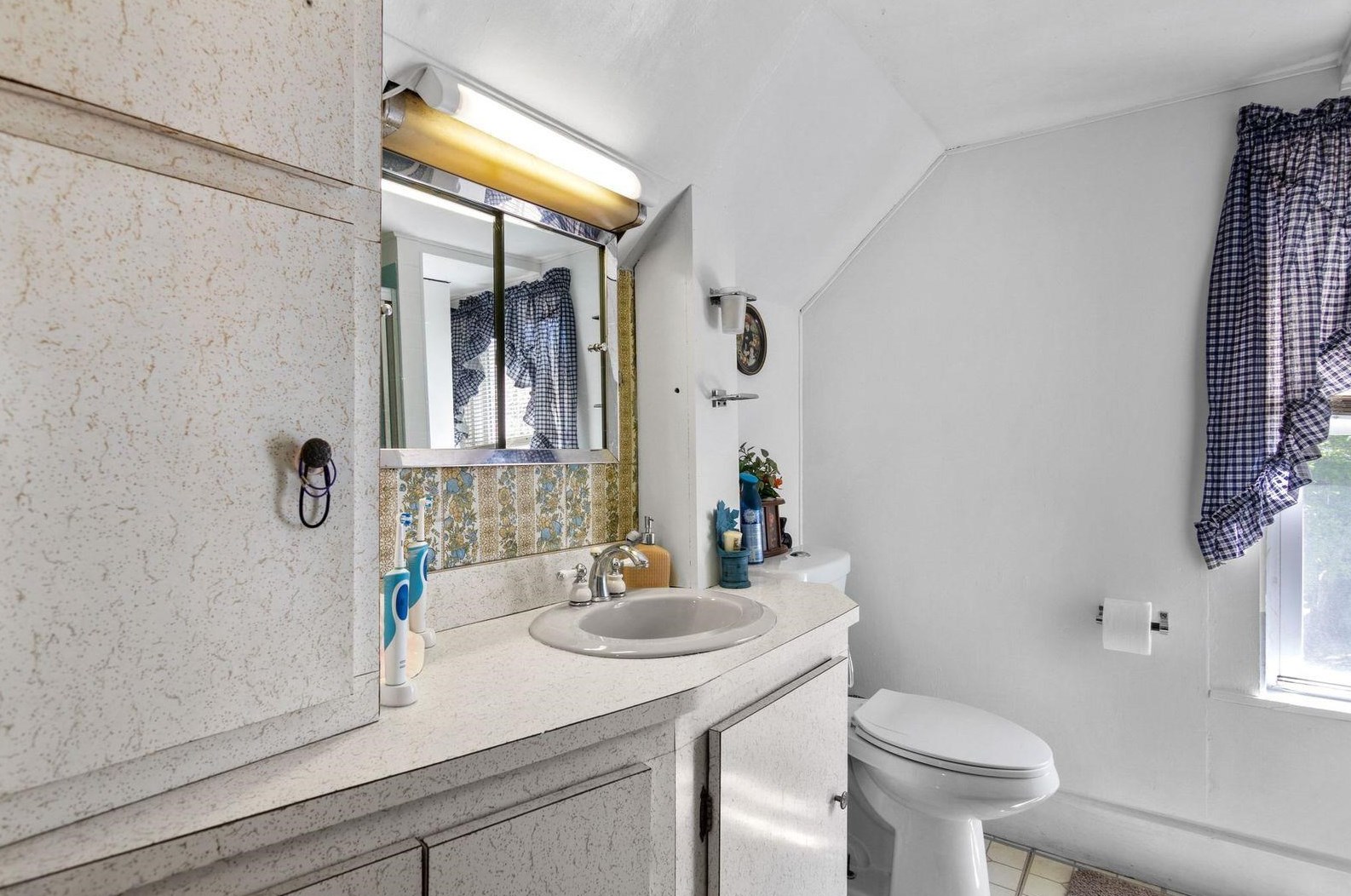 20 Prospect St, Goffstown NH  03045-1829 exterior