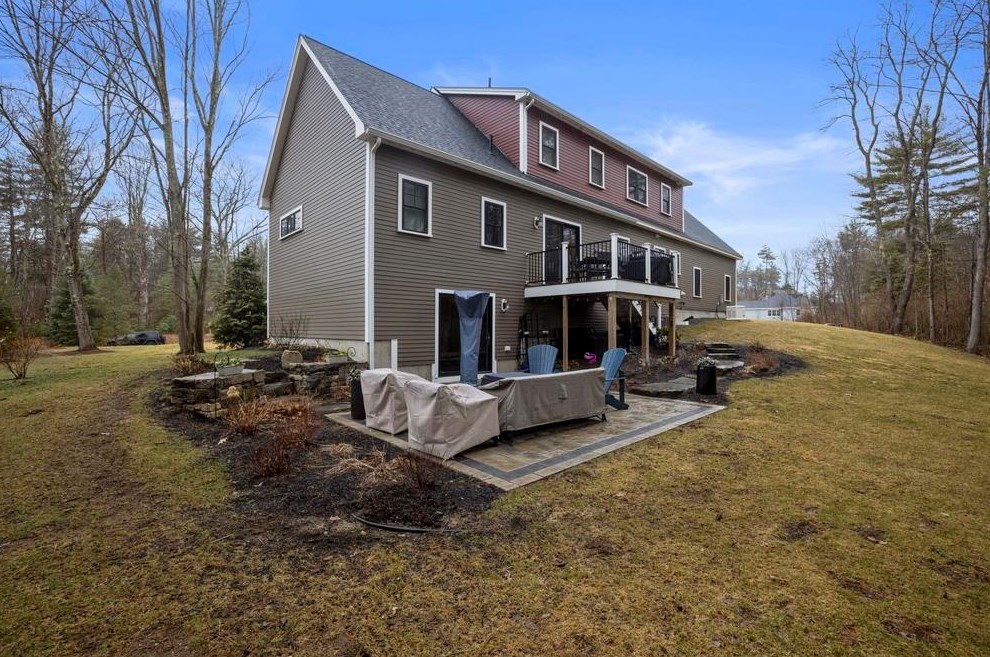 4 Heath Dr, Newfields NH  03856-4400 exterior