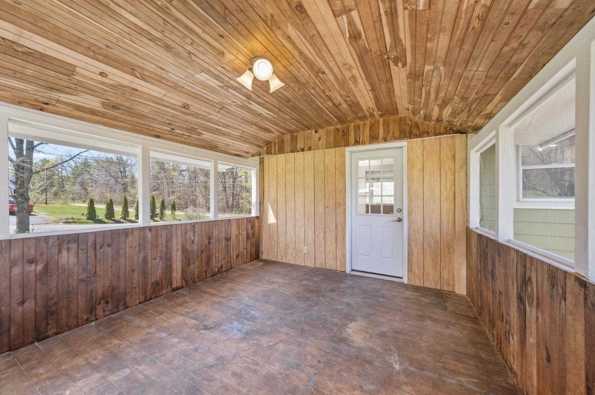 101 Chestnut St, Bridgewater NH  03222-3071 exterior