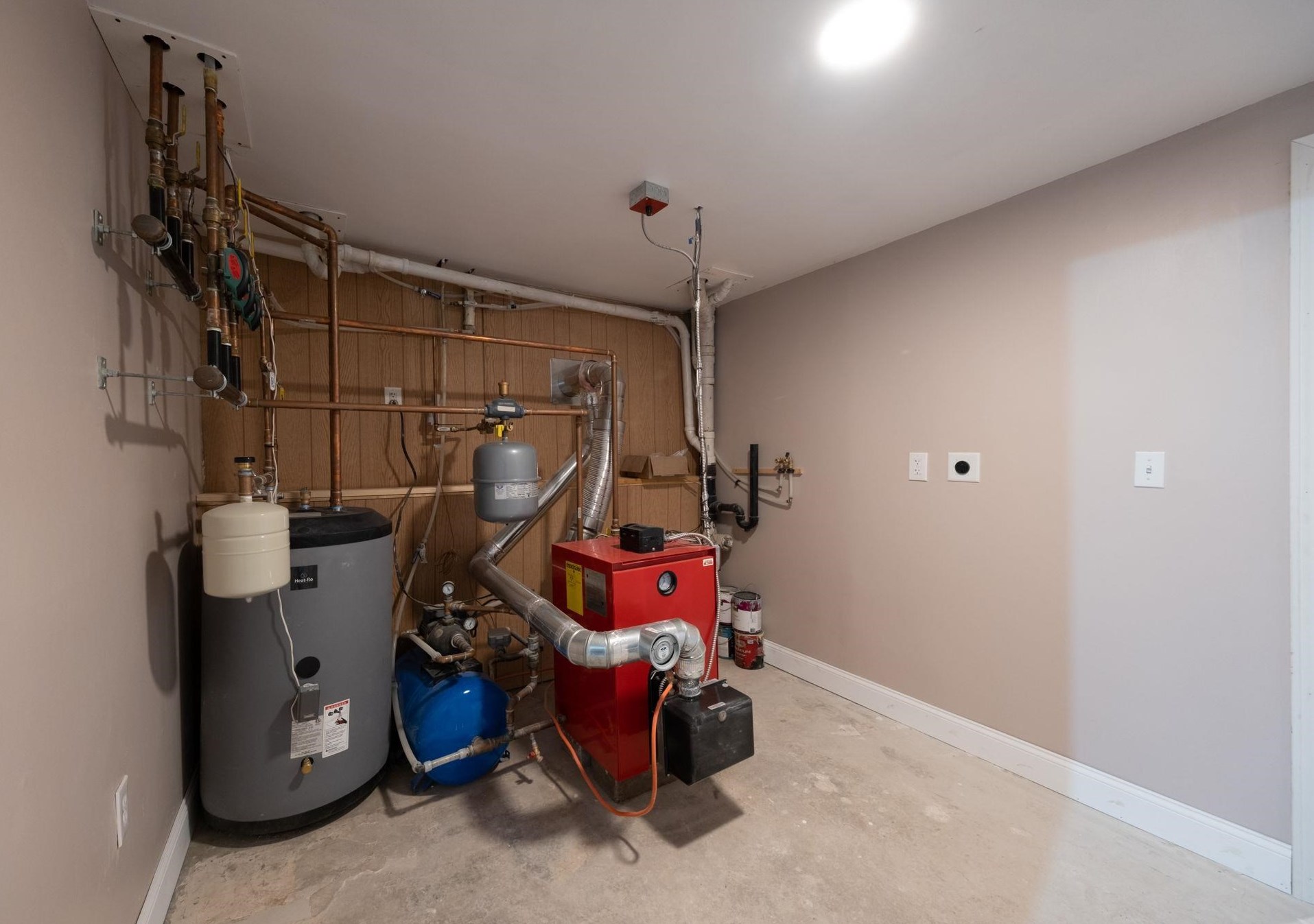 101 Chestnut St, Bridgewater NH  03222-3071 exterior