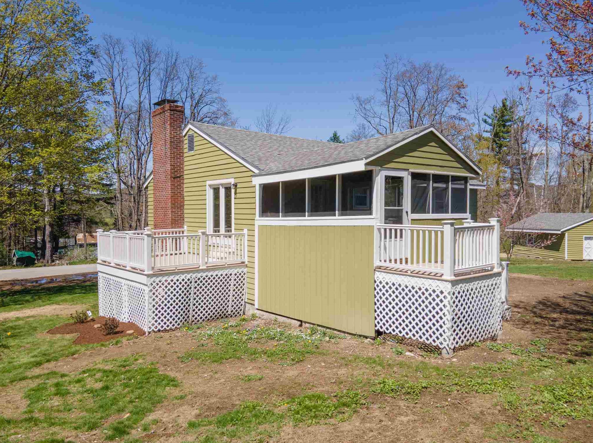 101 Chestnut St, Bridgewater NH  03222-3071 exterior