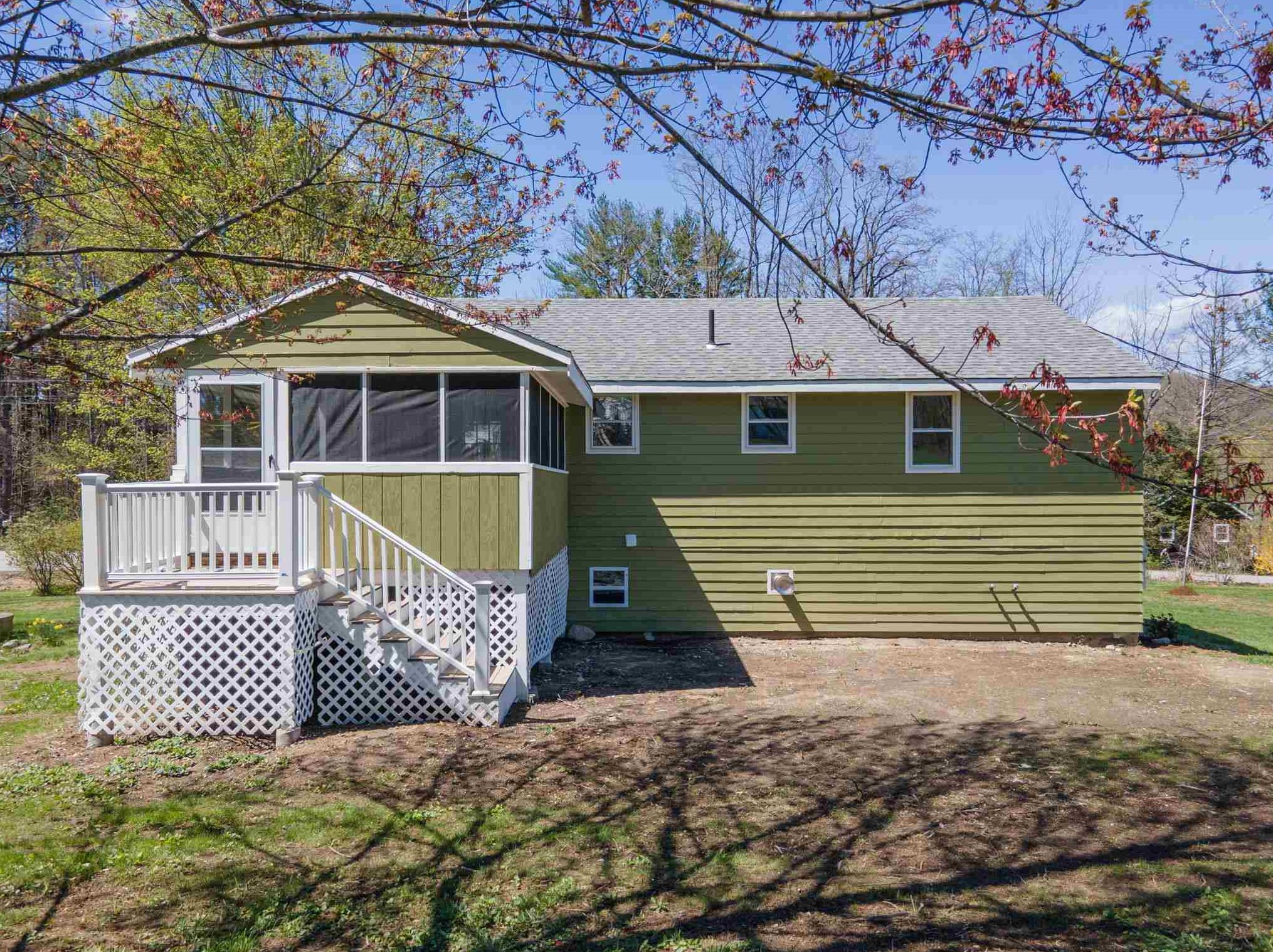 101 Chestnut St, Bridgewater NH  03222-3071 exterior