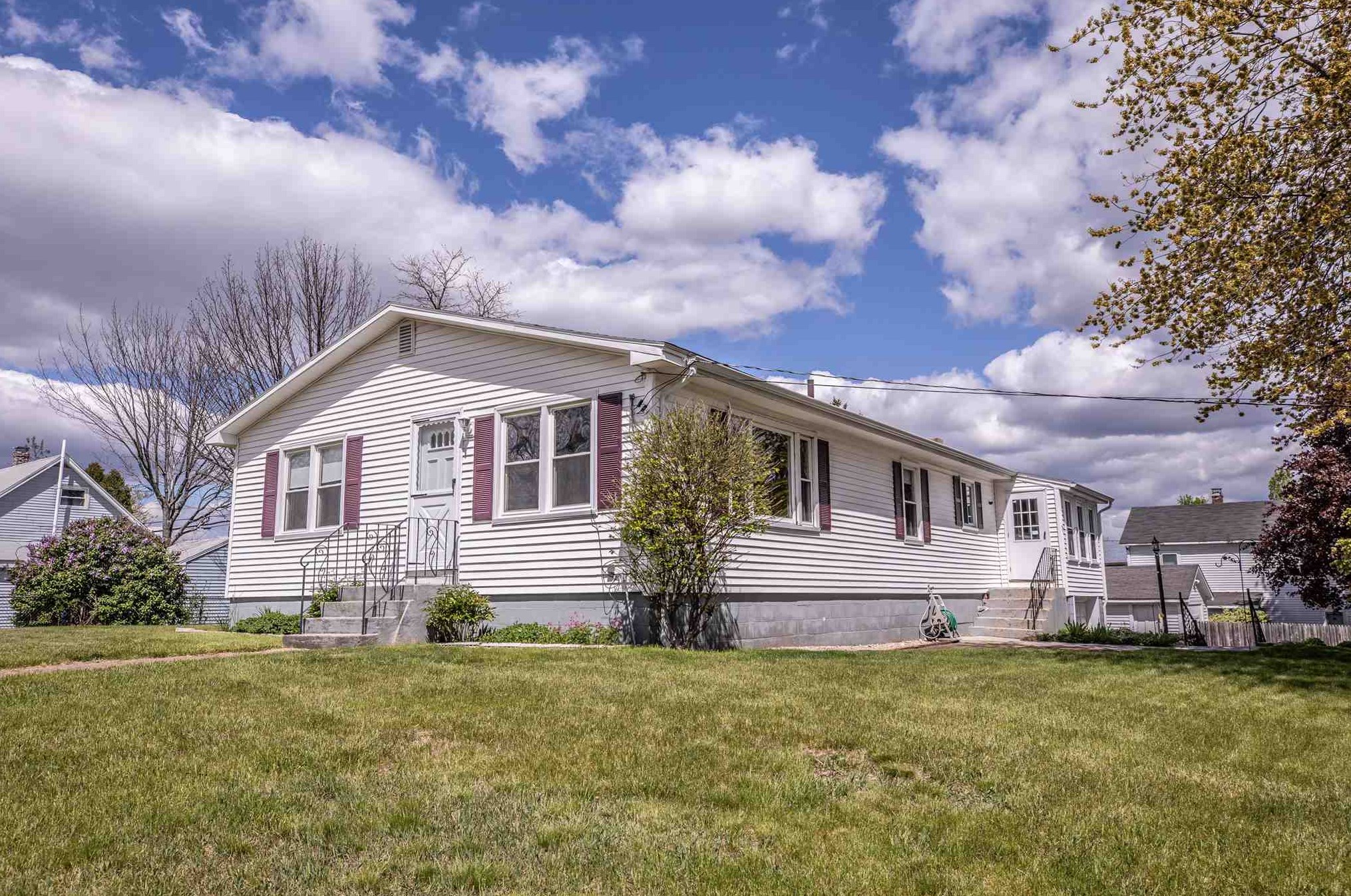 188 Elton Ave, Manchester NH  03109-5228 exterior