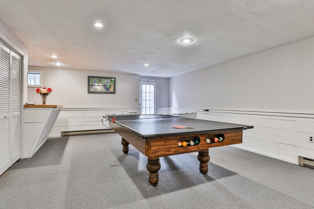 12 Wynridge Rd, Windham NH  03087-1658 exterior