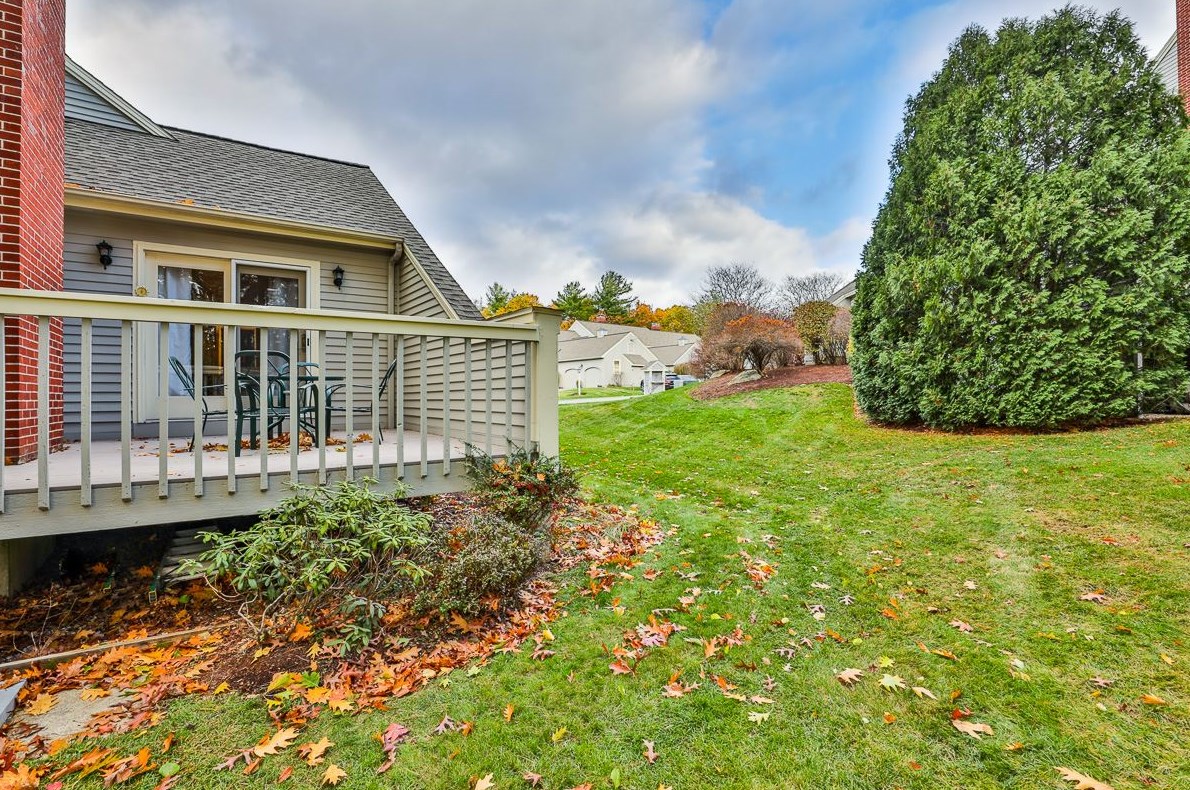 12 Wynridge Rd, Windham NH  03087-1658 exterior