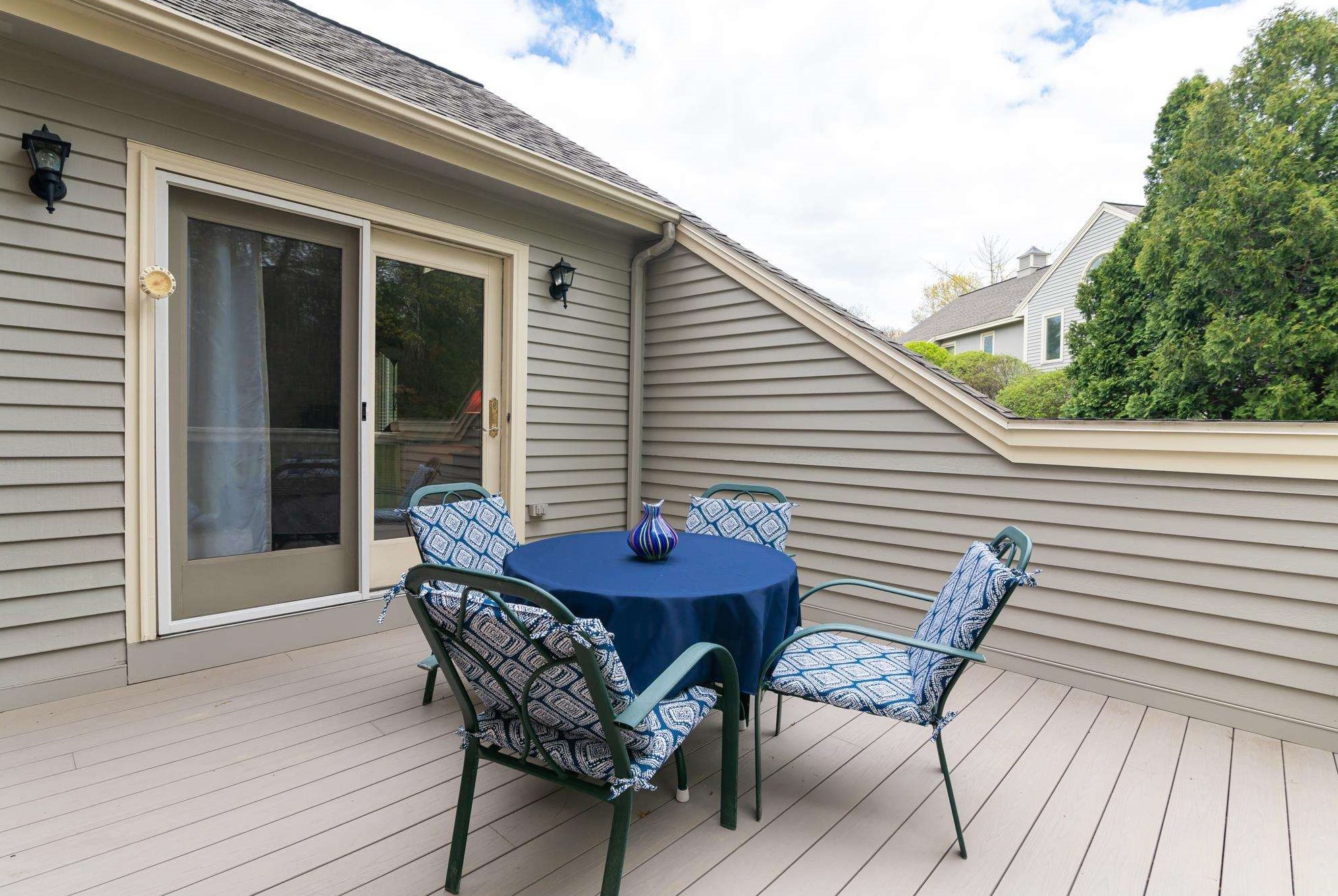 12 Wynridge Rd, Windham NH  03087-1658 exterior