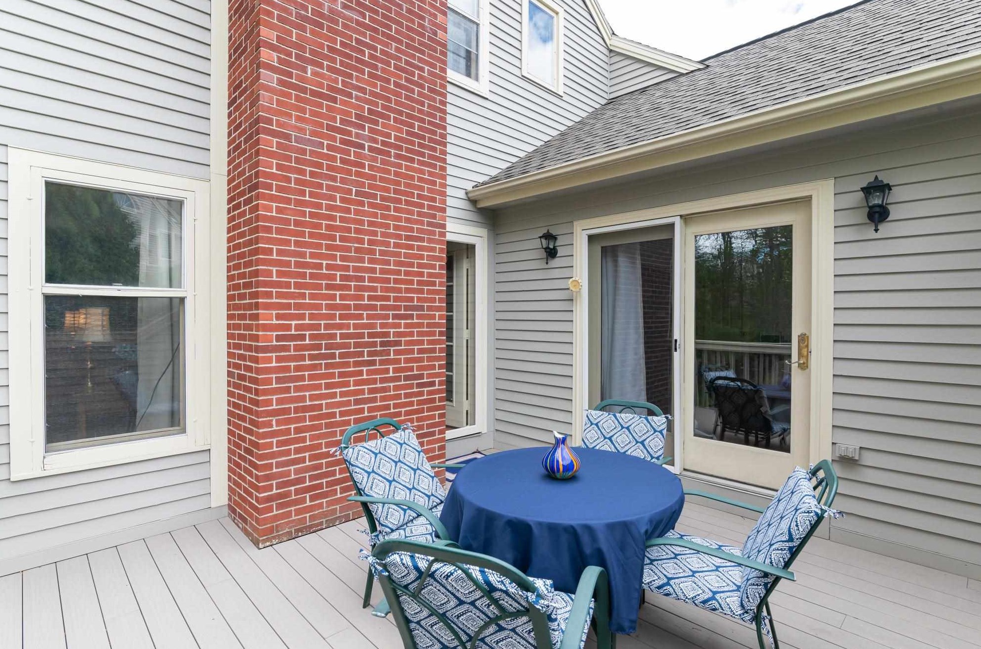 12 Wynridge Rd, Windham NH  03087-1658 exterior