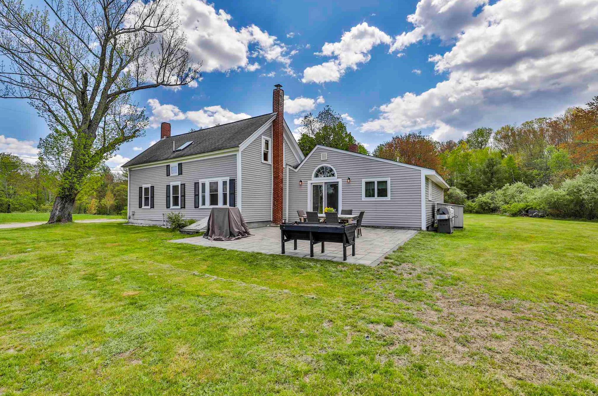 7 Fuller Ml Rd, Merrimack NH 03054-4267 exterior