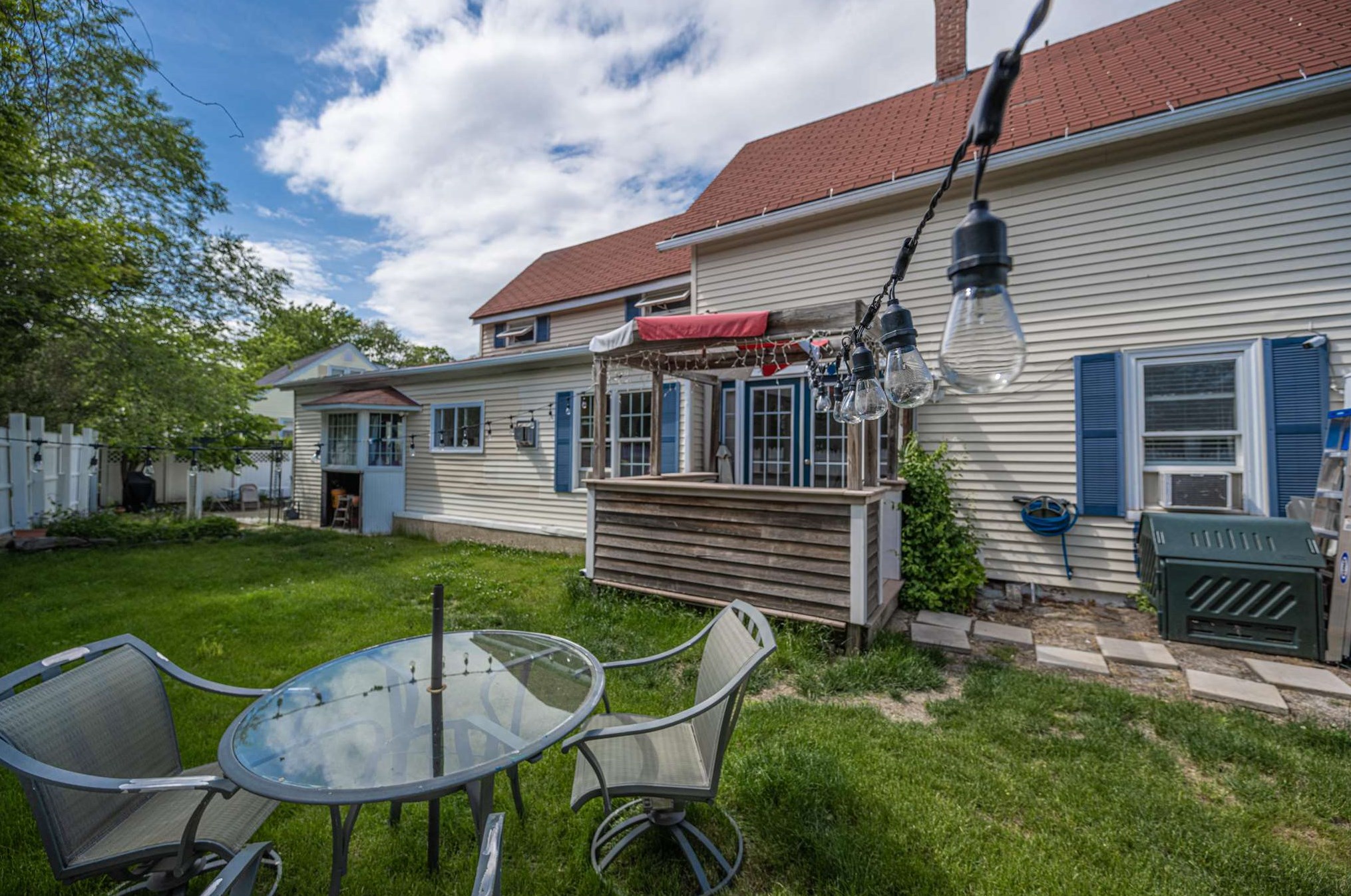 10 Jewett St, Manchester NH 03103-3856 exterior