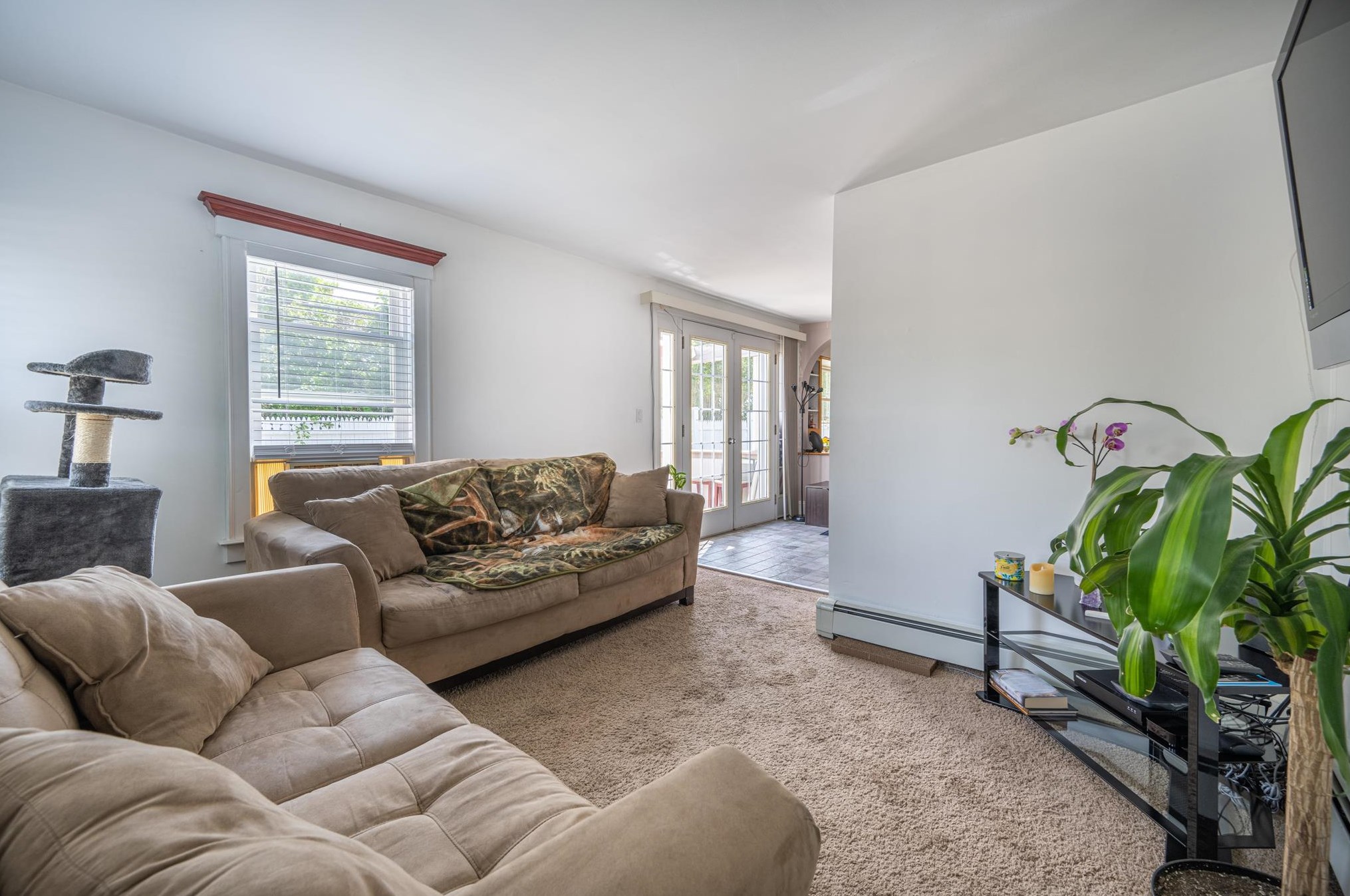 10 Jewett St, Manchester NH 03103-3856 exterior